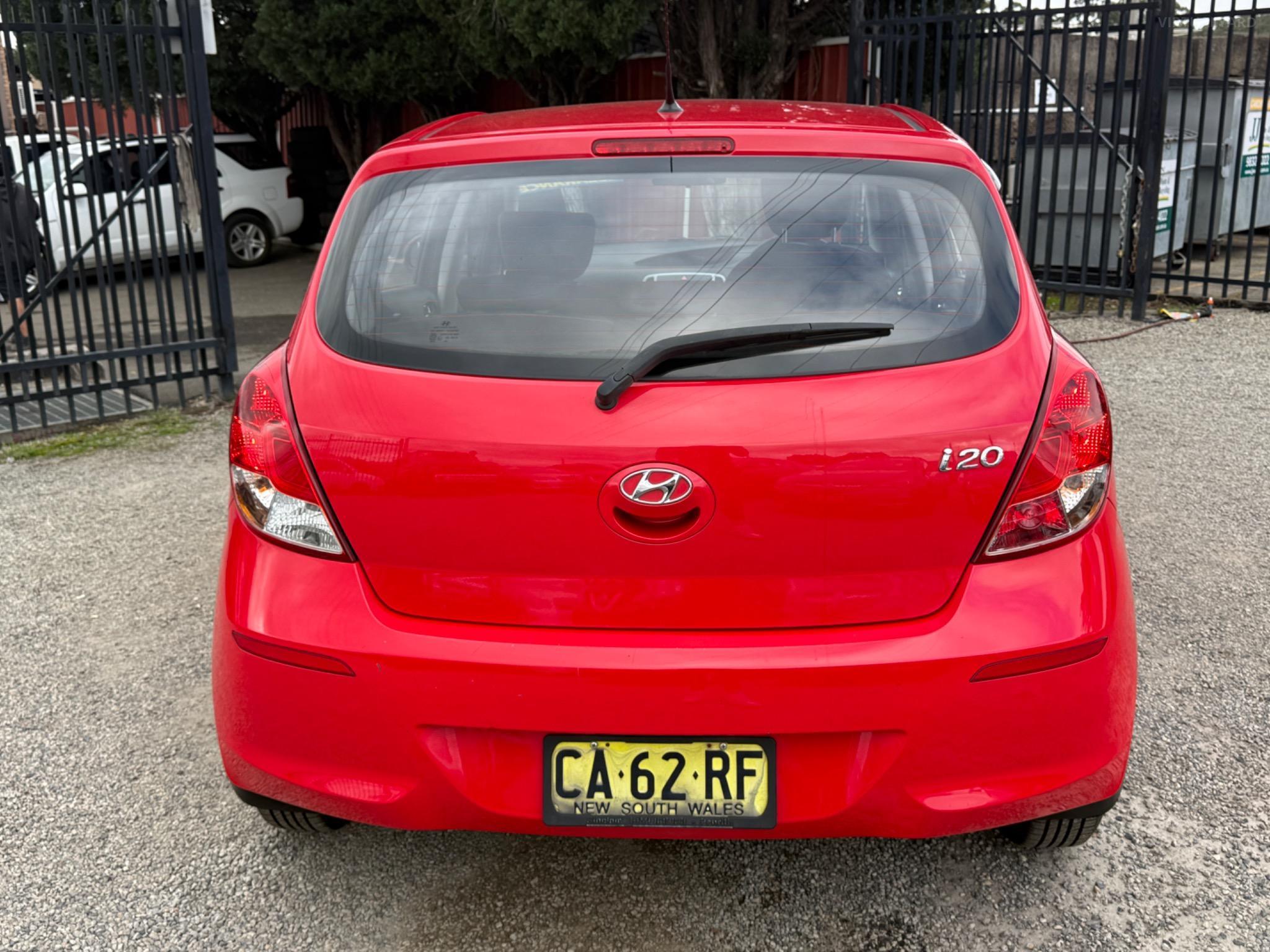 HYUNDAI i20