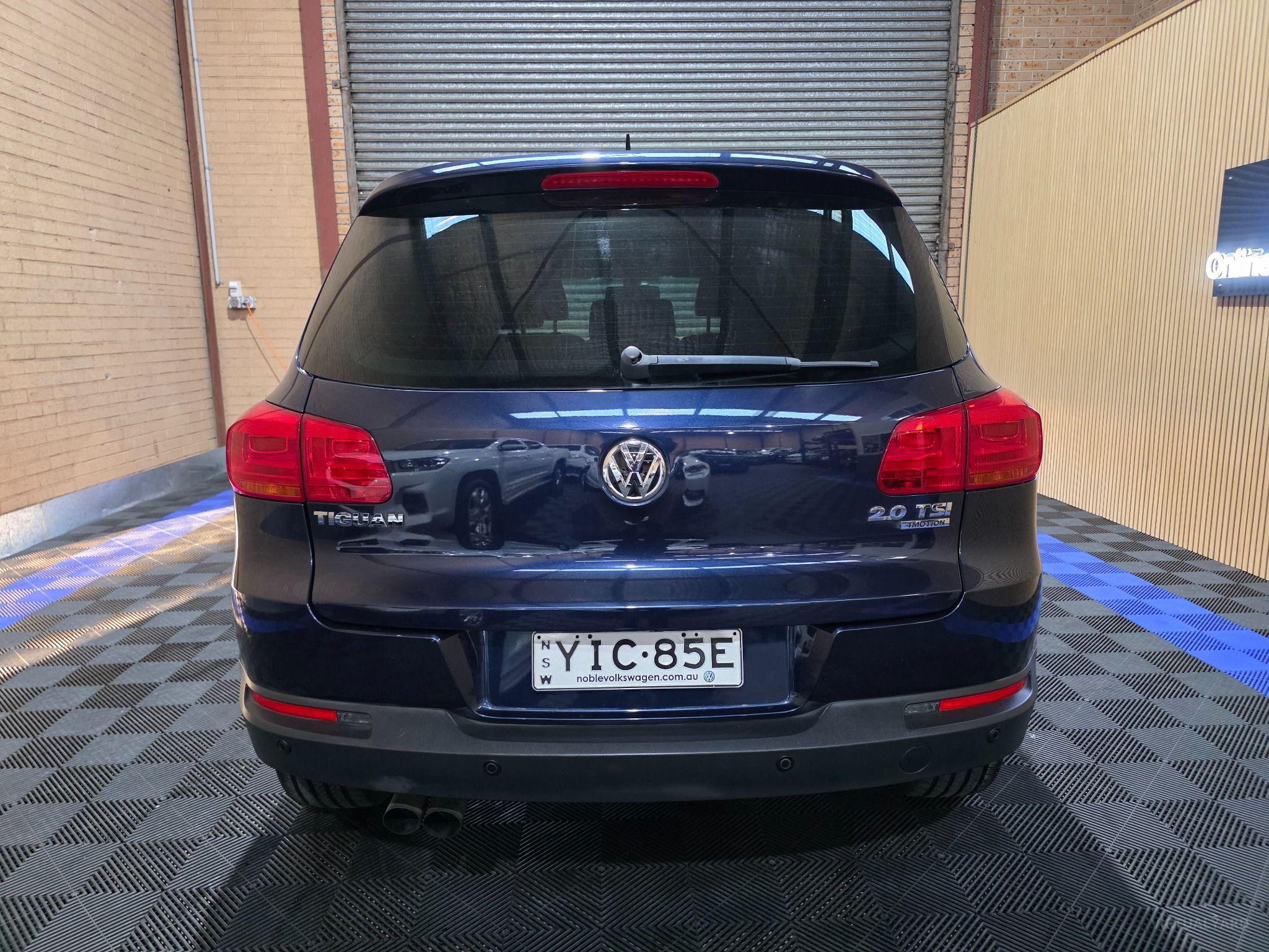 VOLKSWAGEN TIGUAN
