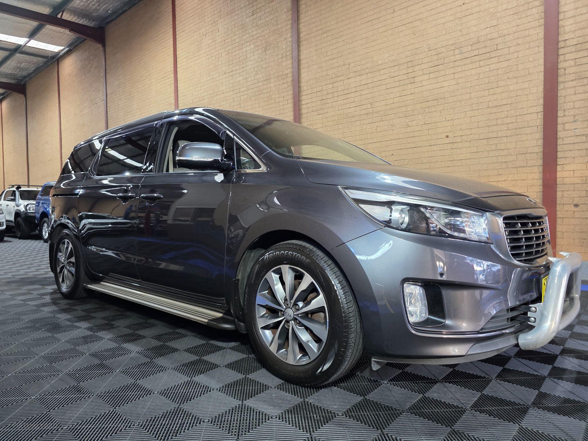 KIA CARNIVAL