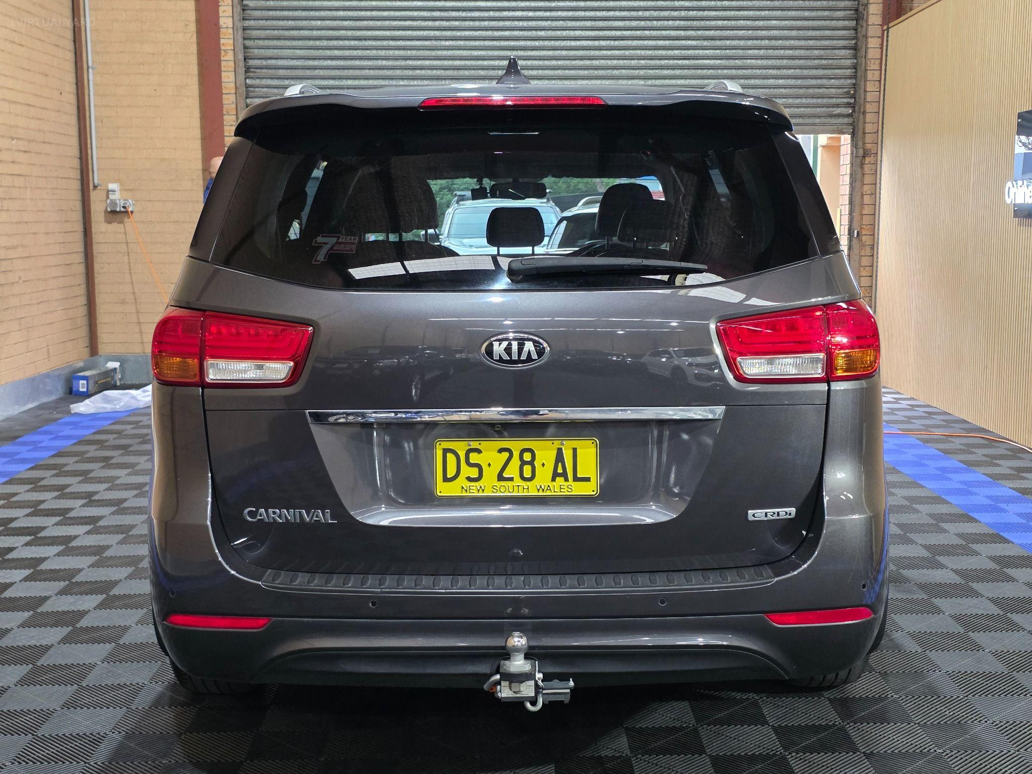 KIA CARNIVAL