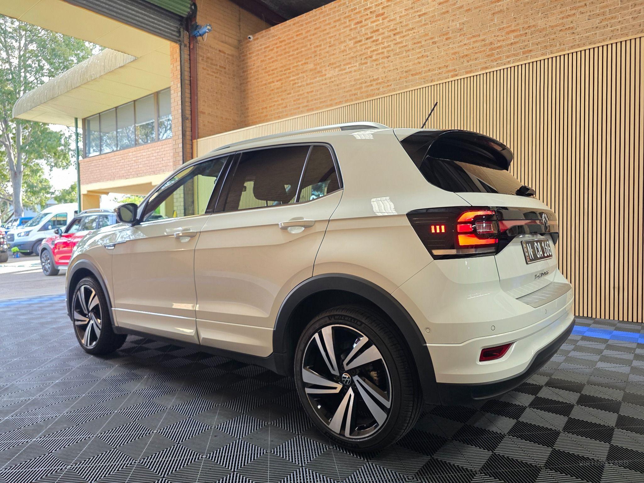 VOLKSWAGEN T-CROSS