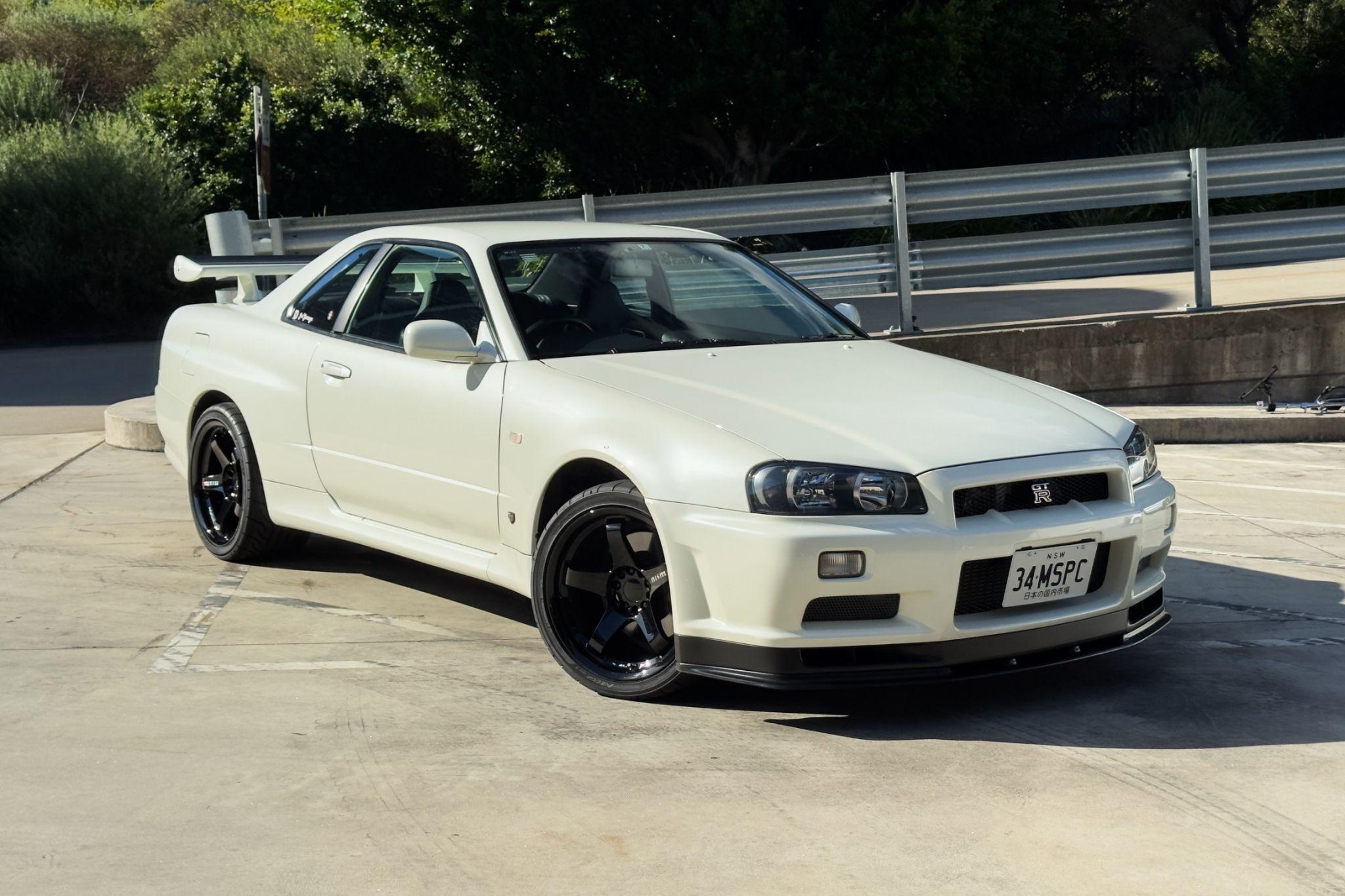 Used Nissan GT-R R34 review