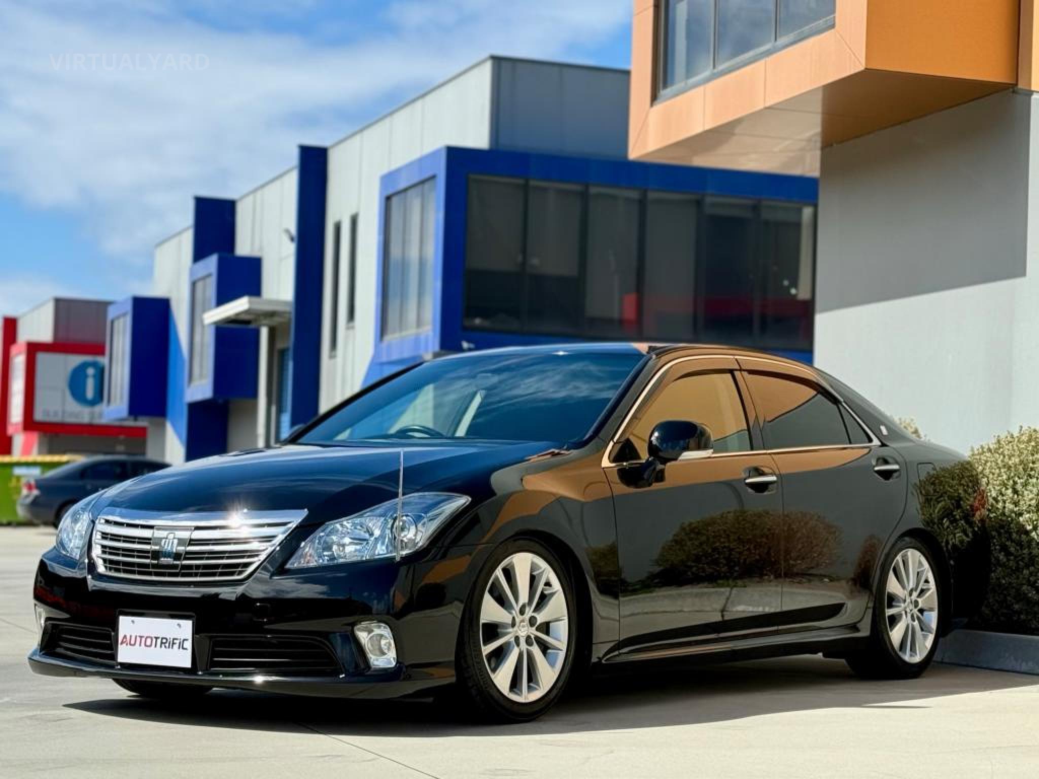 TOYOTA CROWN