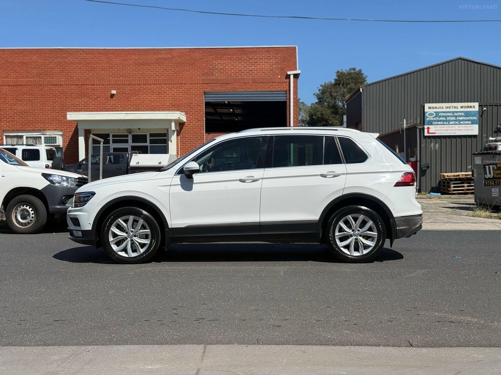 VOLKSWAGEN TIGUAN