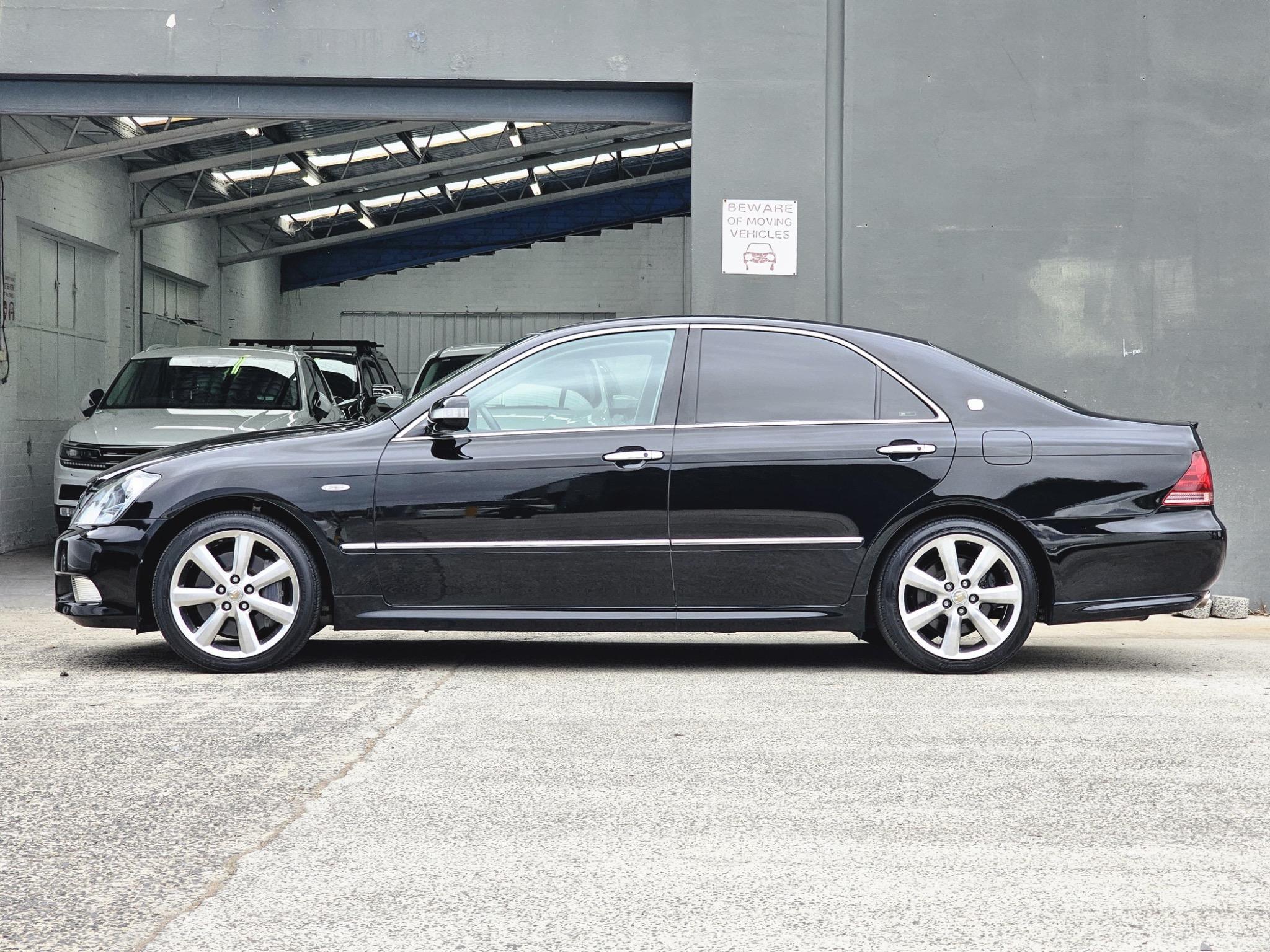 TOYOTA CROWN ATHLETE