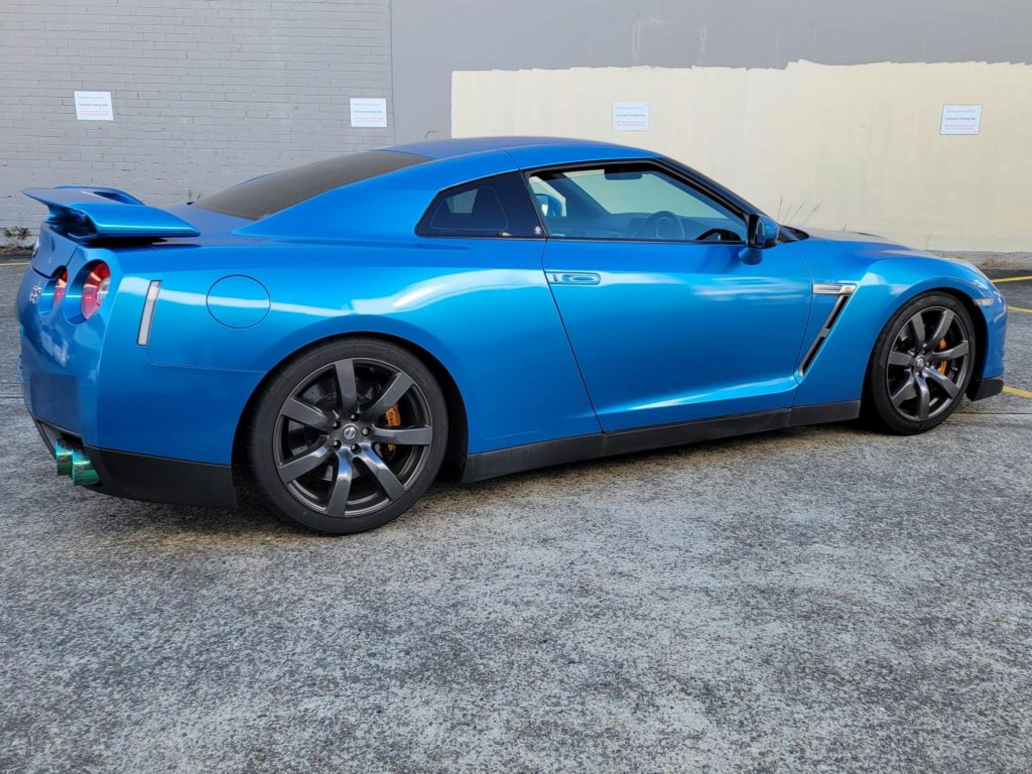 NISSAN GT-R