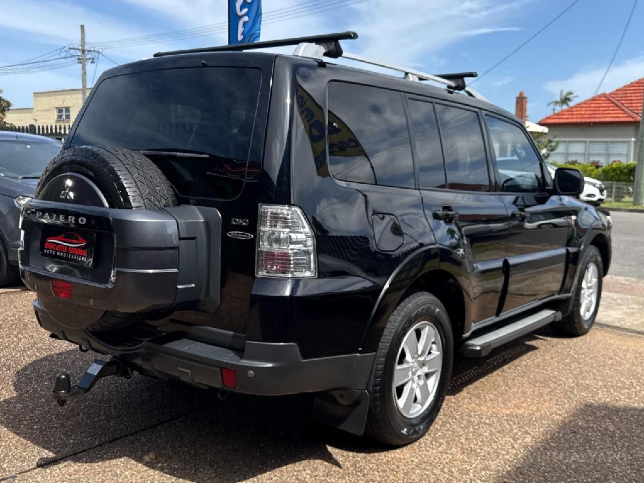 MITSUBISHI PAJERO