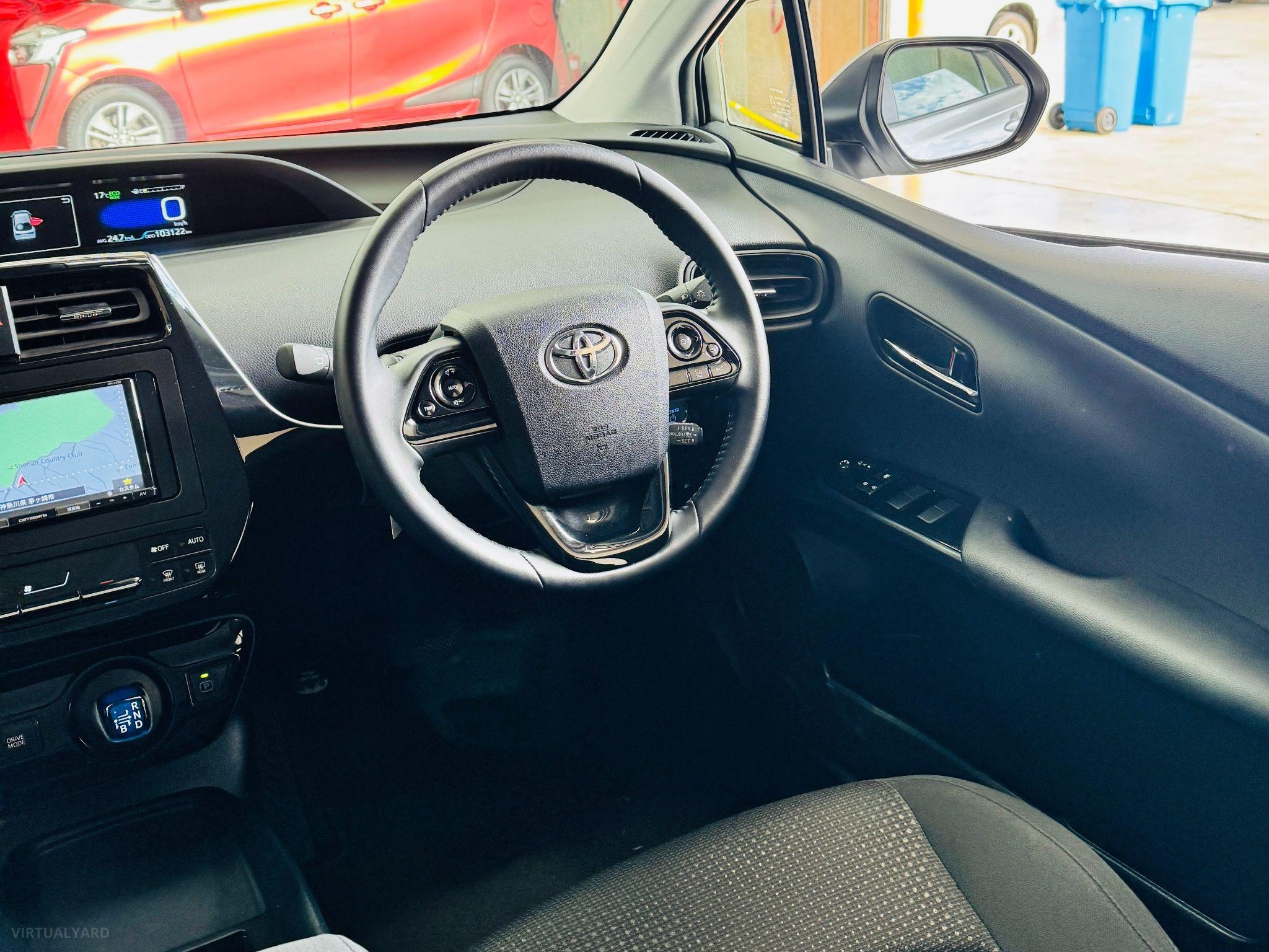 TOYOTA PRIUS