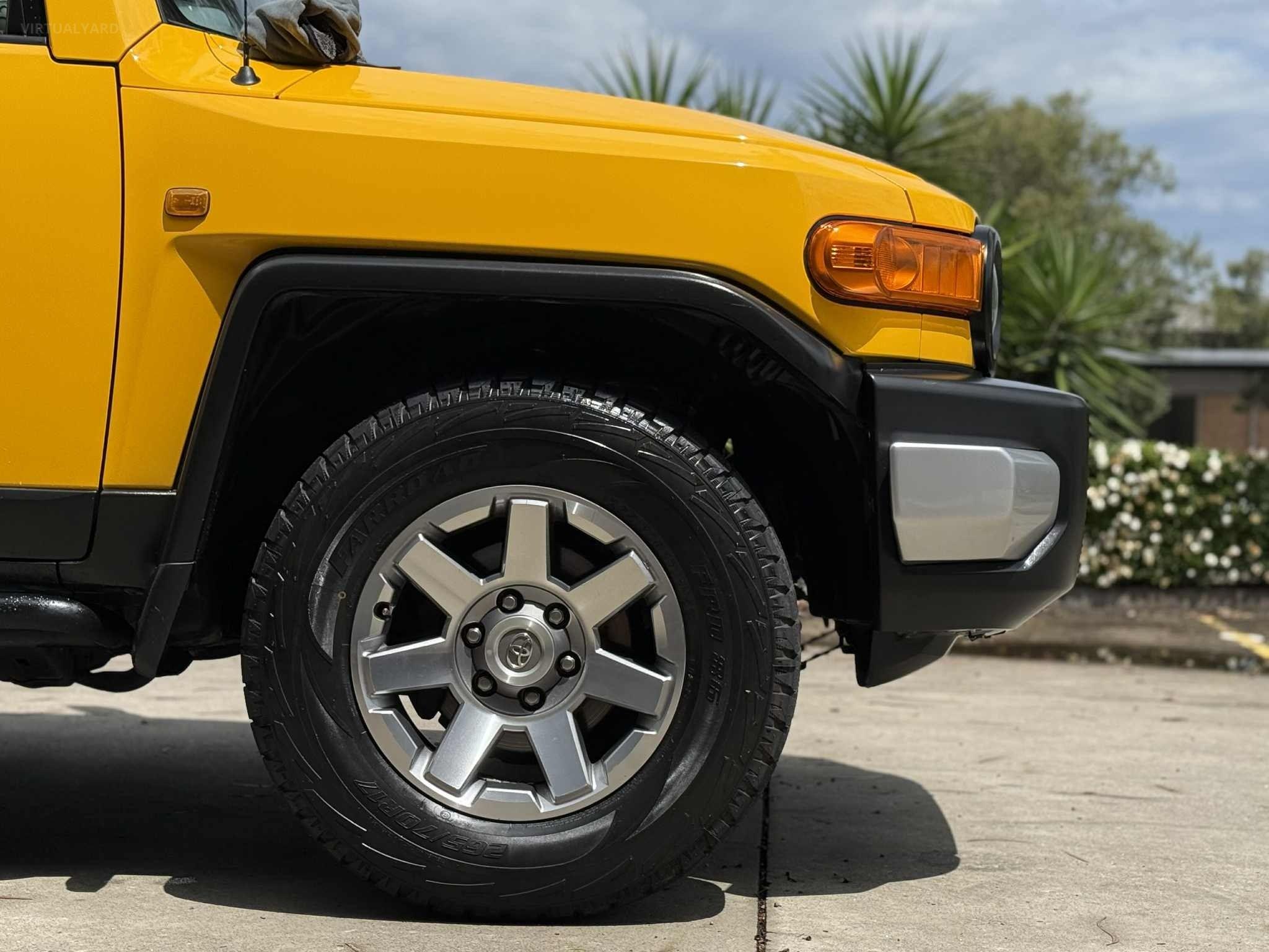 TOYOTA FJ CRUISER