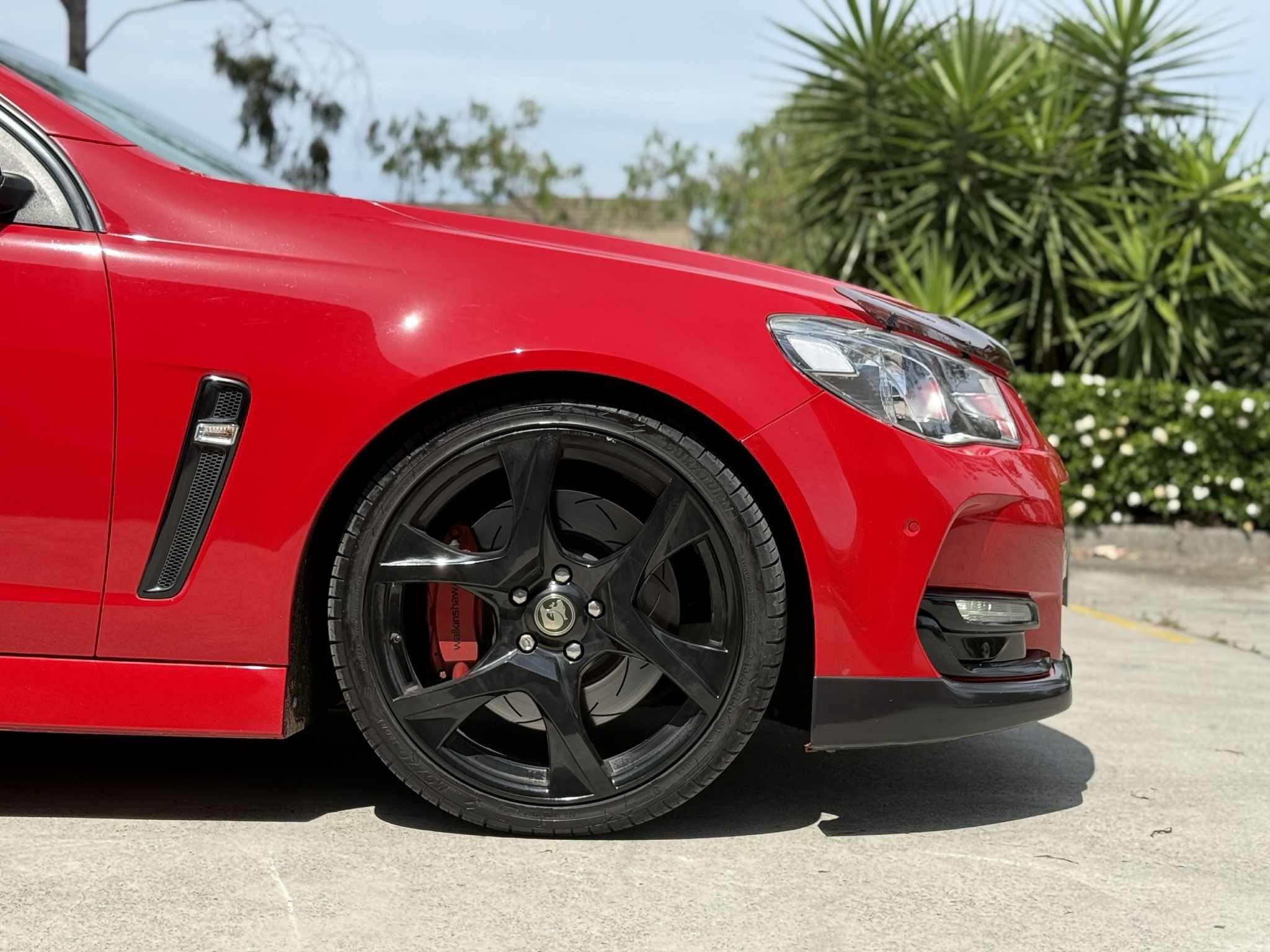 HOLDEN COMMODORE