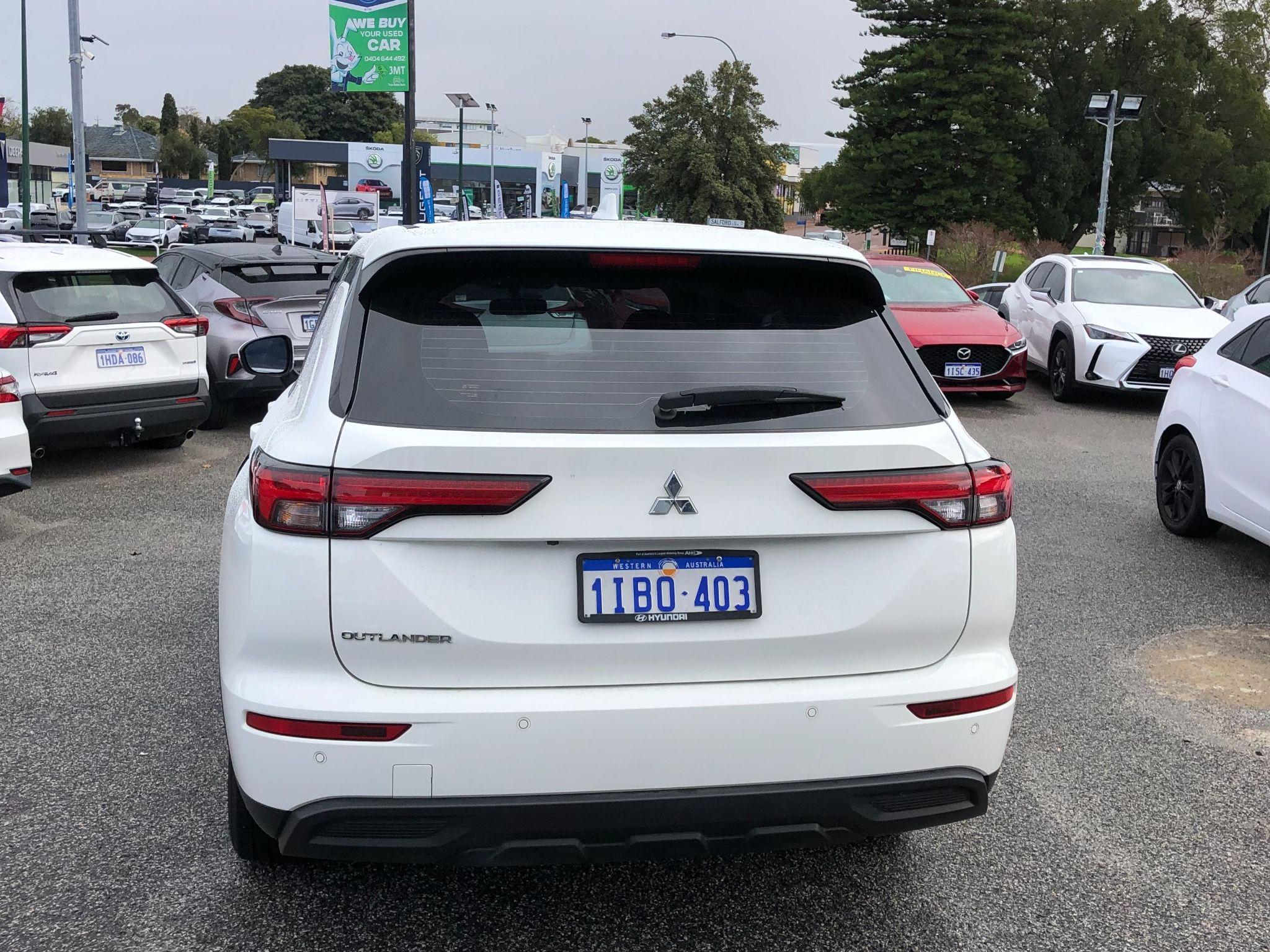 MITSUBISHI OUTLANDER