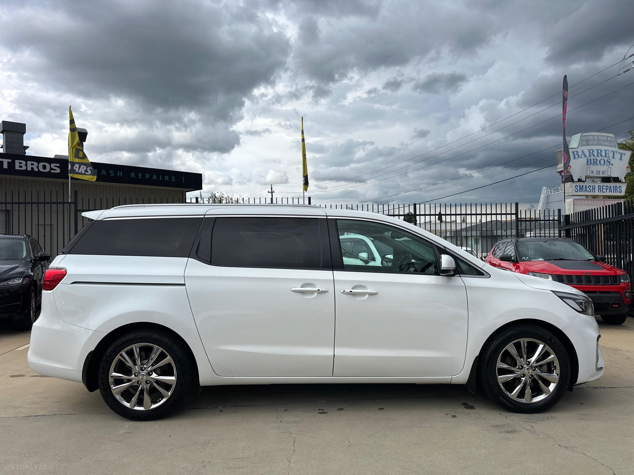 KIA CARNIVAL