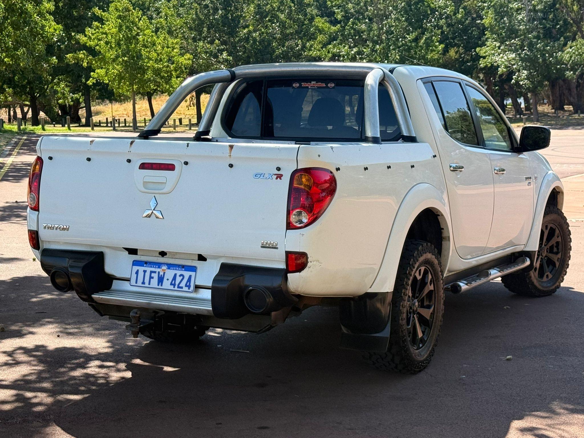 MITSUBISHI TRITON