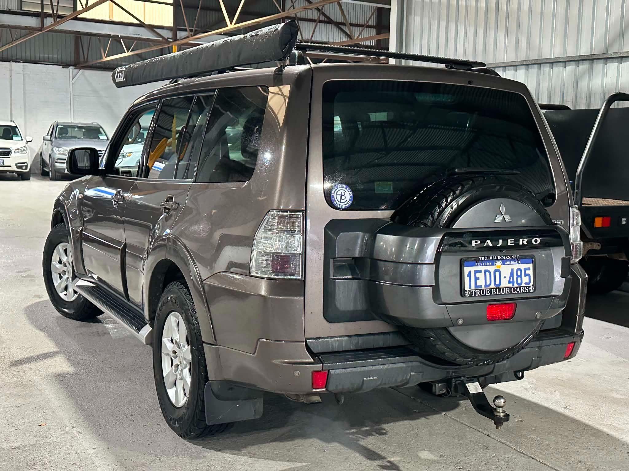 MITSUBISHI PAJERO