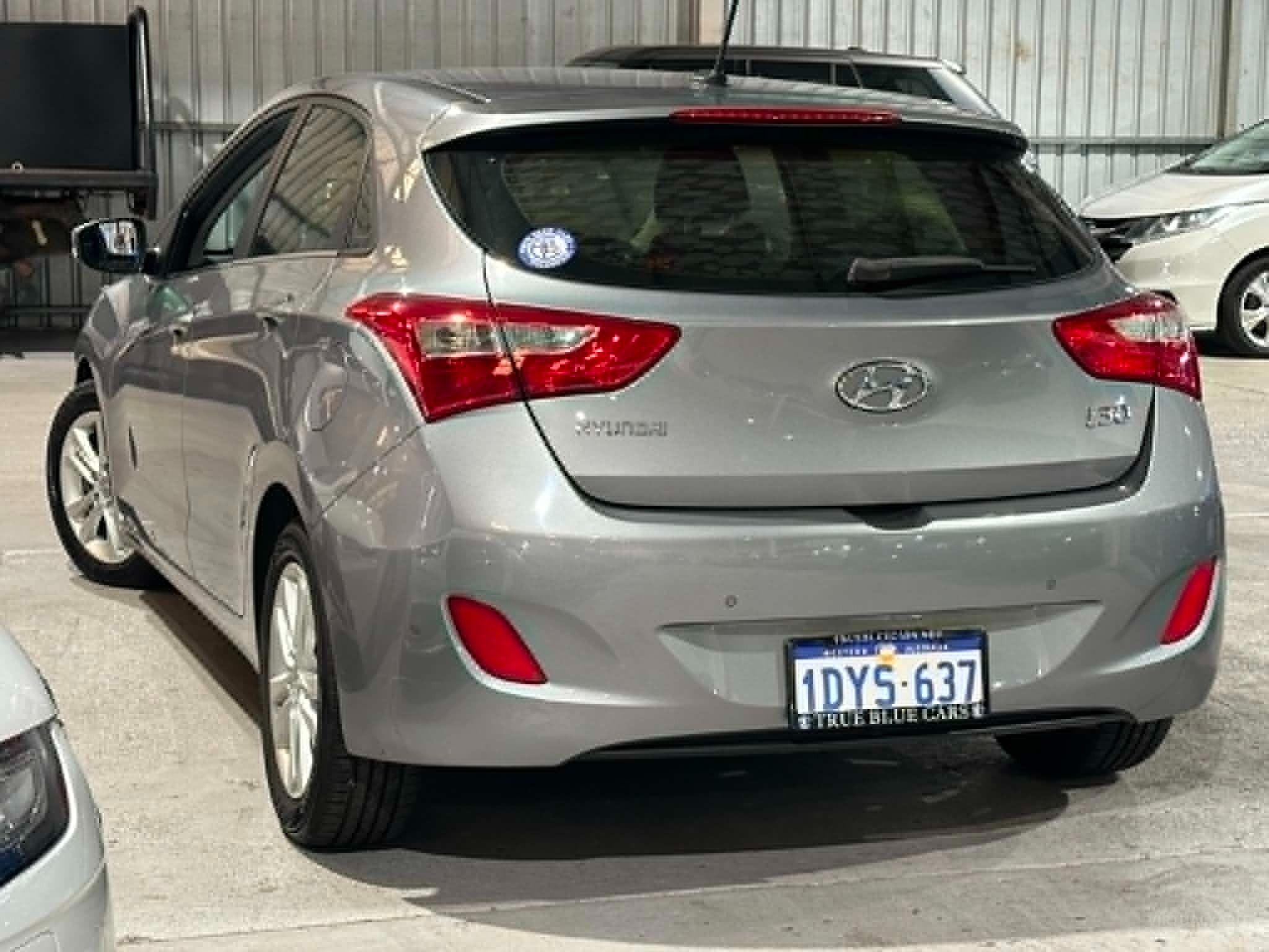 HYUNDAI i30