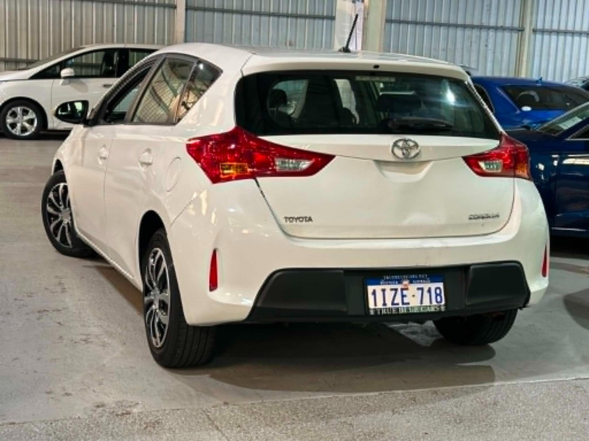 TOYOTA COROLLA