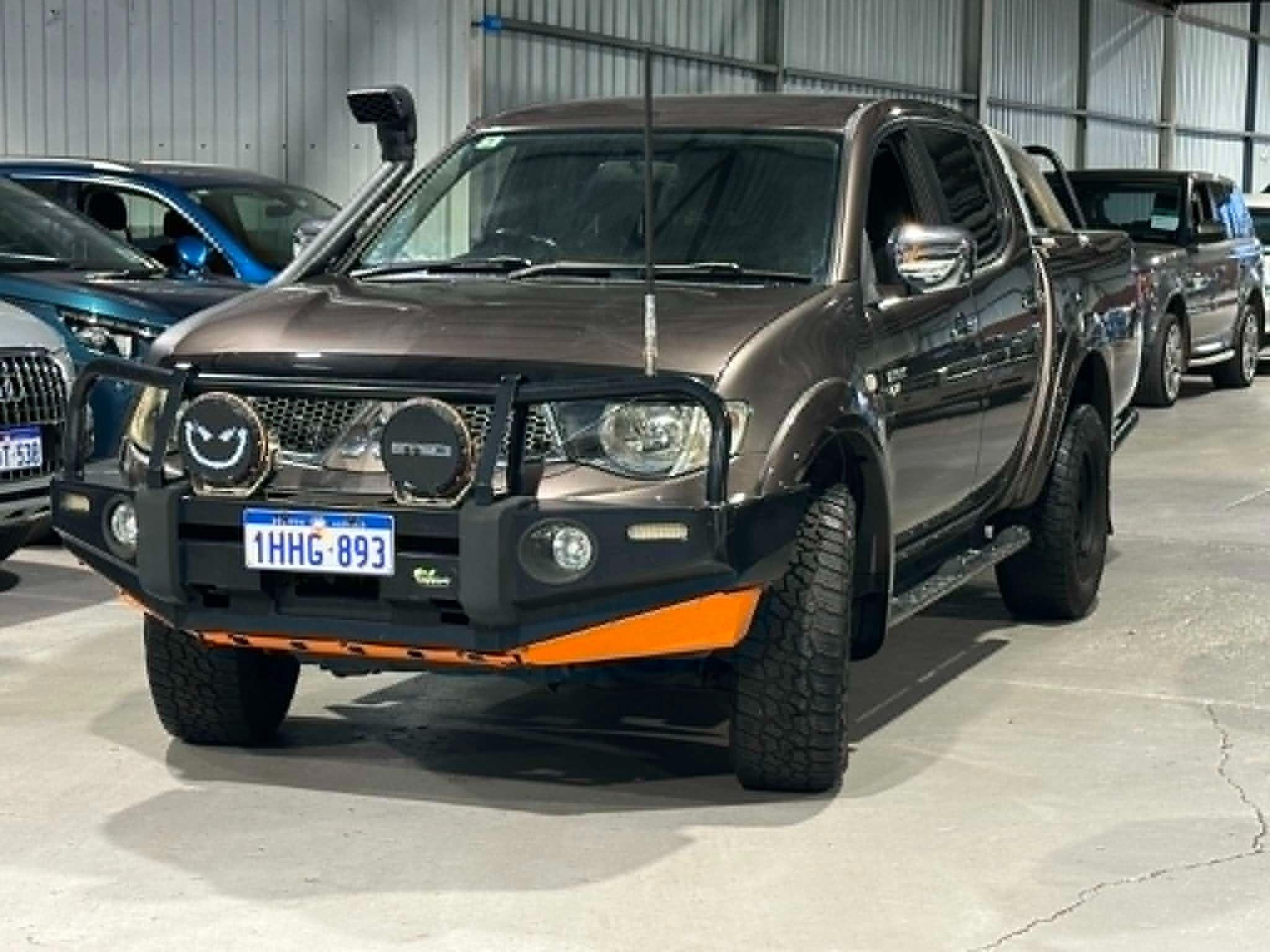MITSUBISHI TRITON