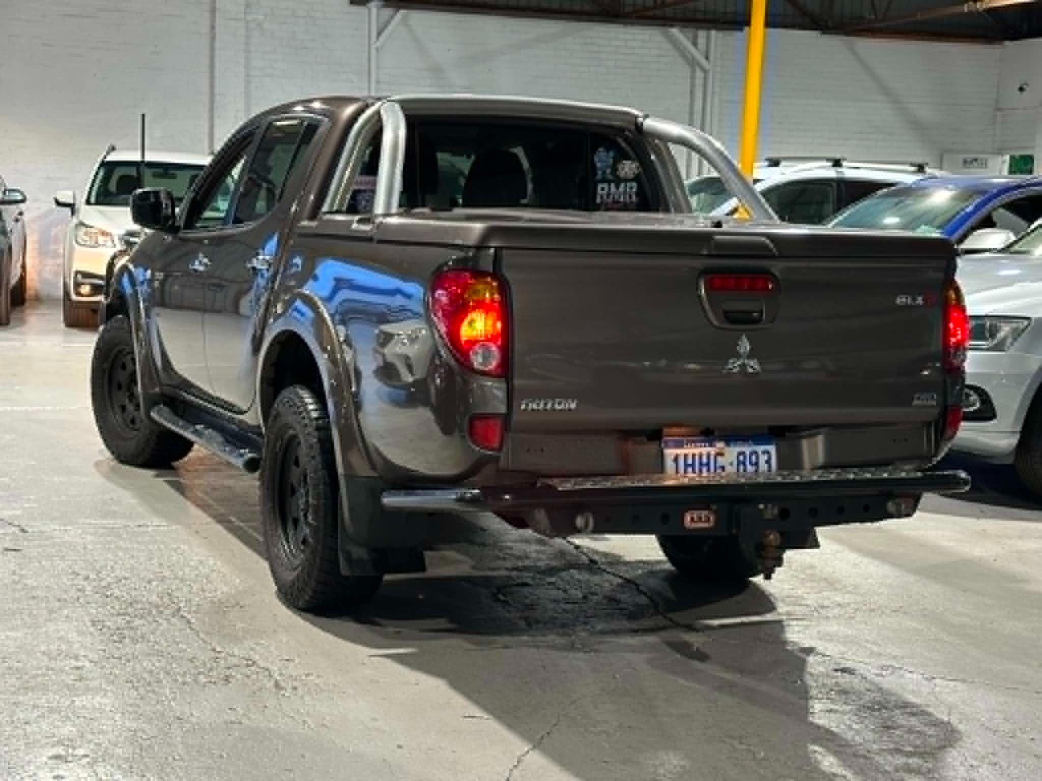 MITSUBISHI TRITON