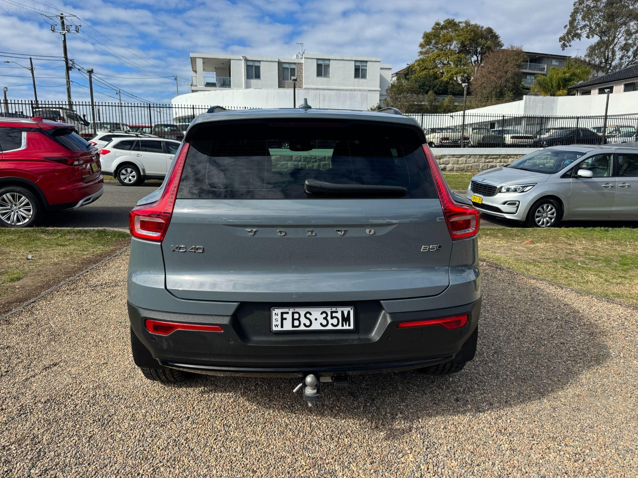 VOLVO XC40