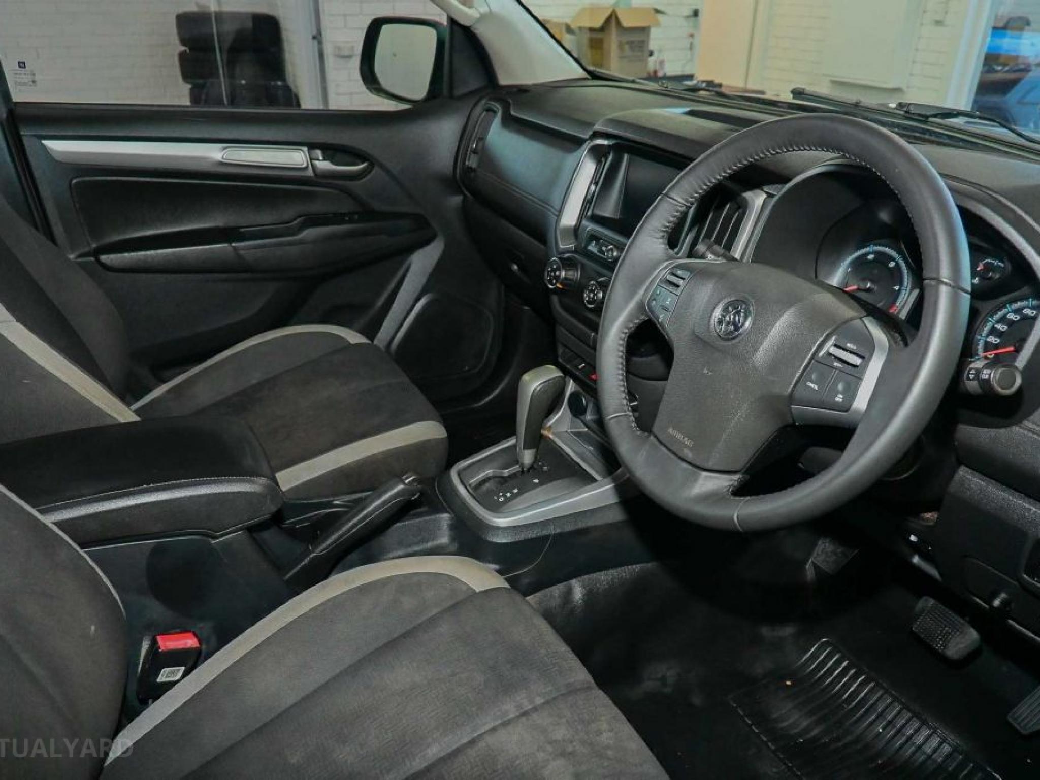 HOLDEN COLORADO