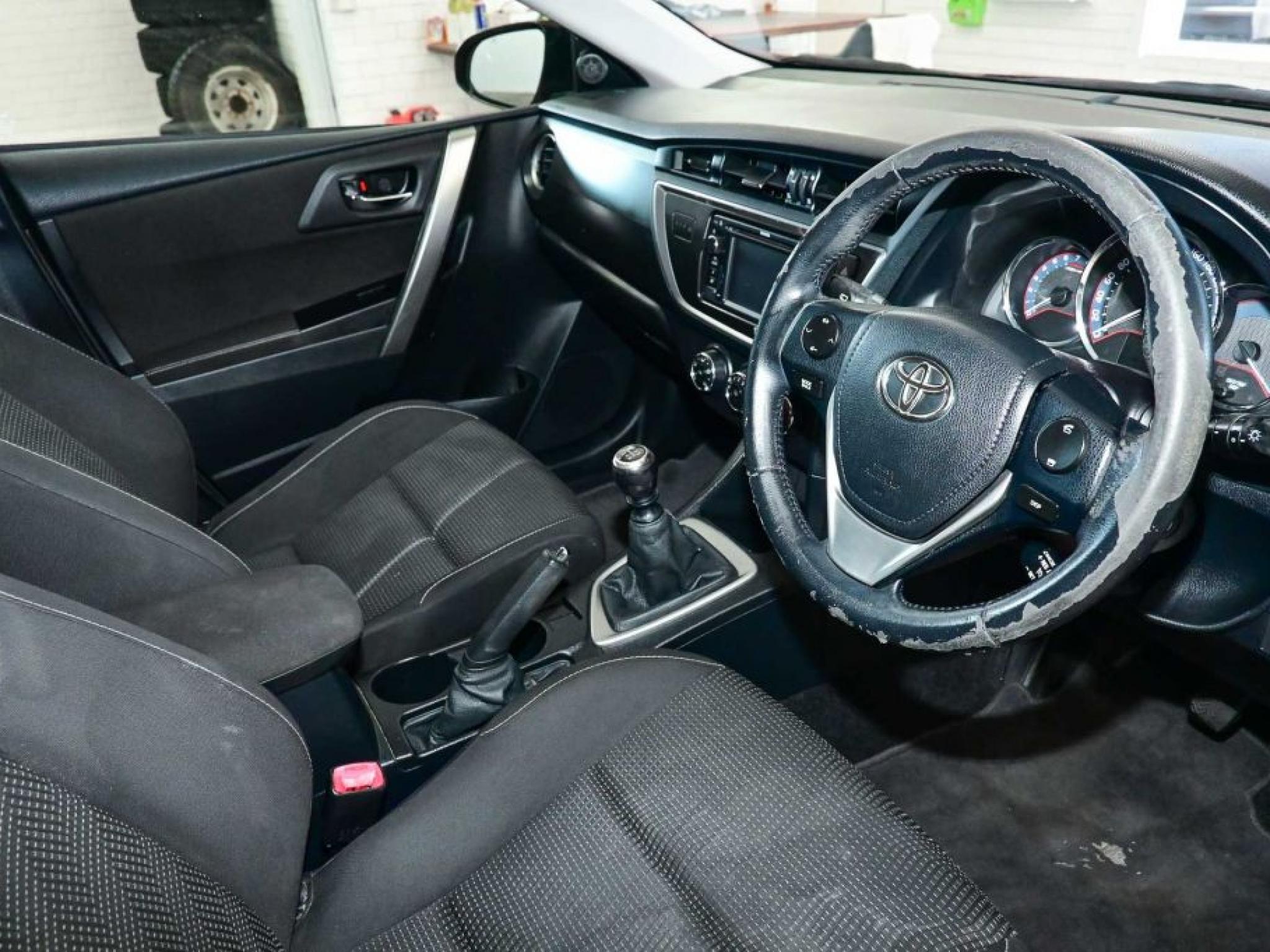 TOYOTA COROLLA