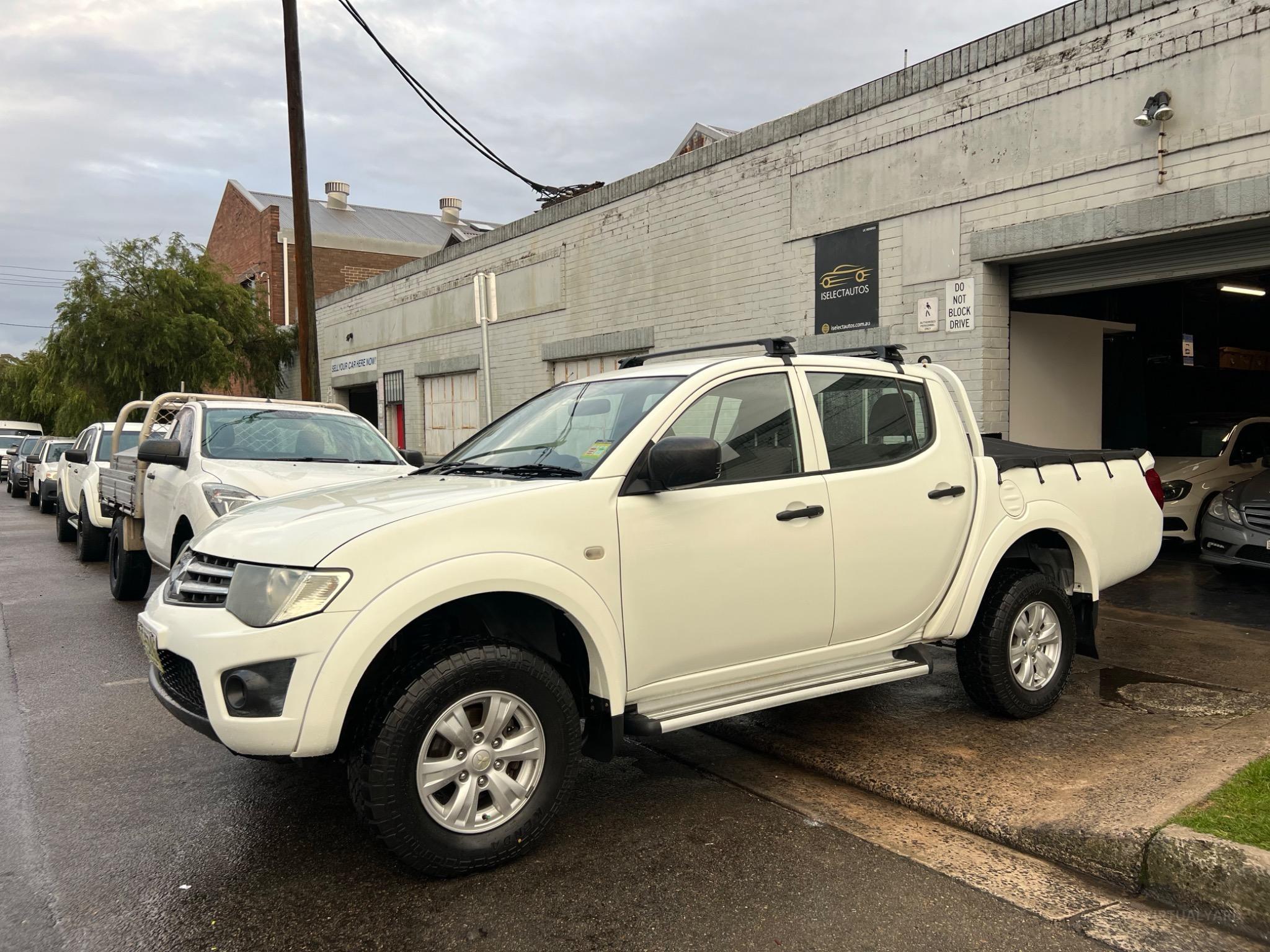 MITSUBISHI TRITON