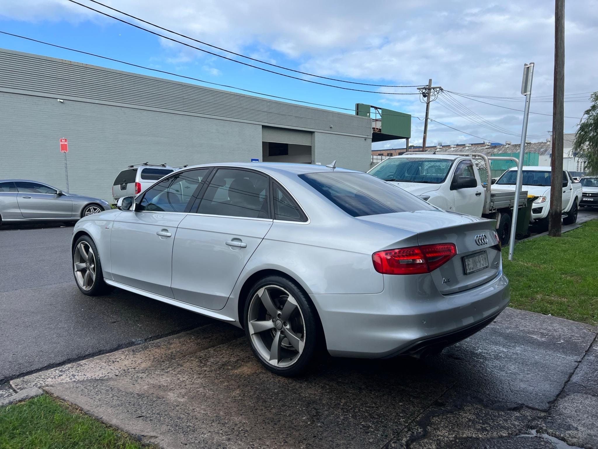 AUDI A4