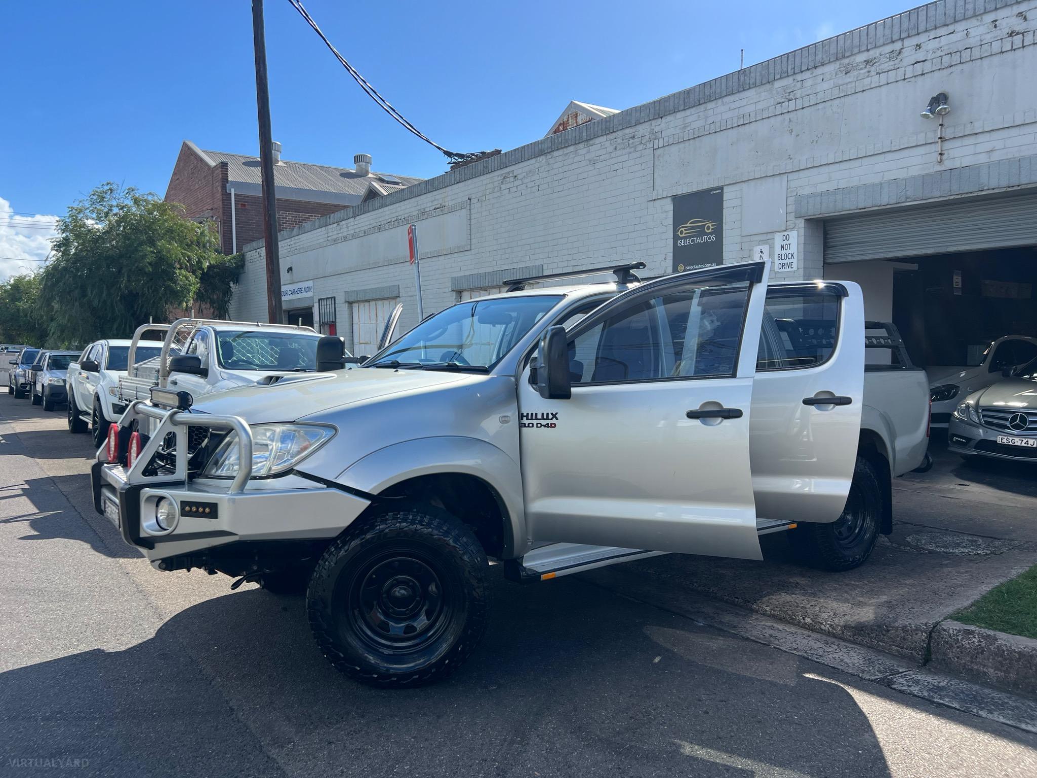 TOYOTA HILUX