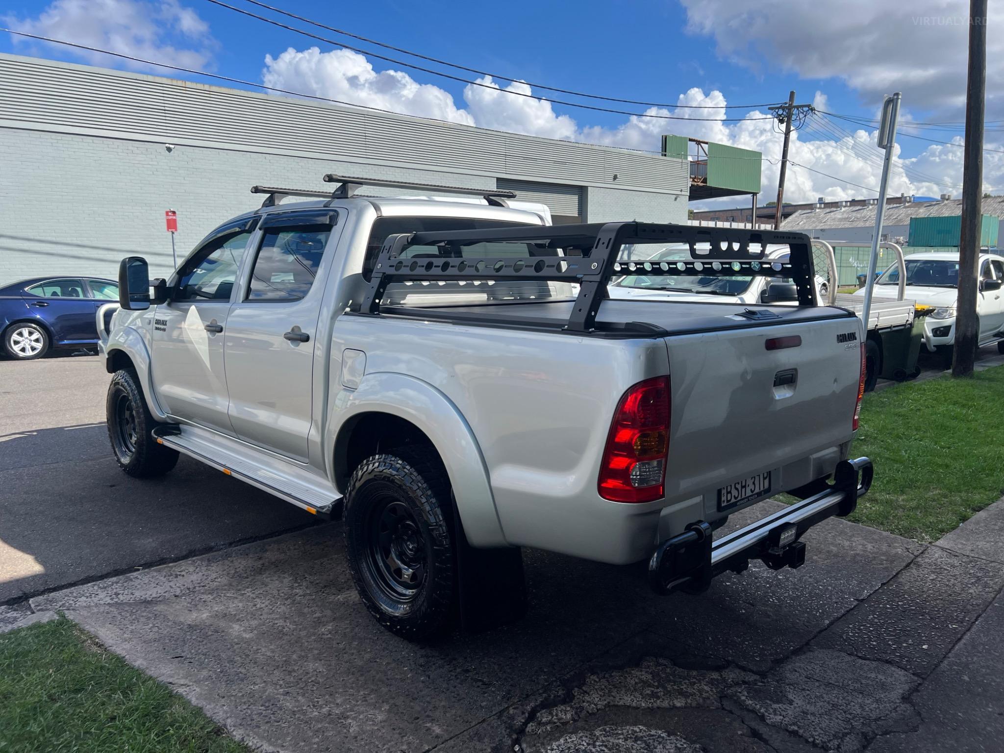 TOYOTA HILUX