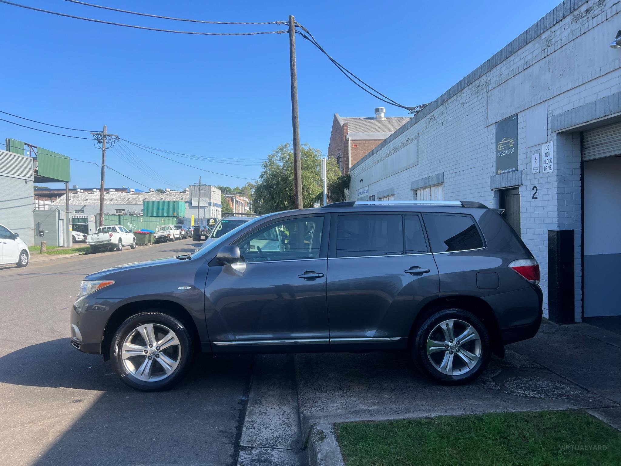 TOYOTA KLUGER