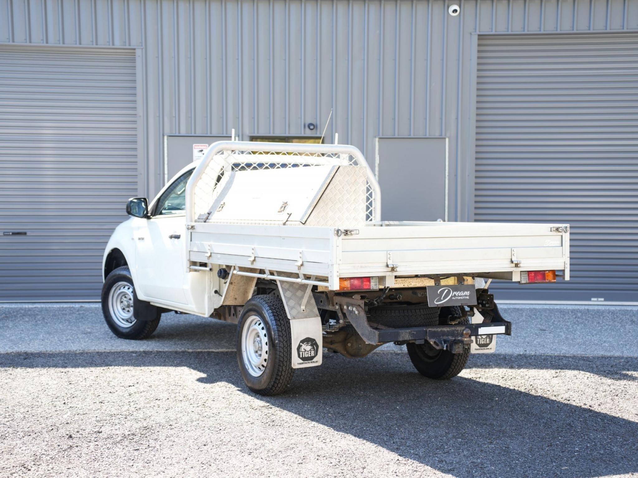 MITSUBISHI TRITON