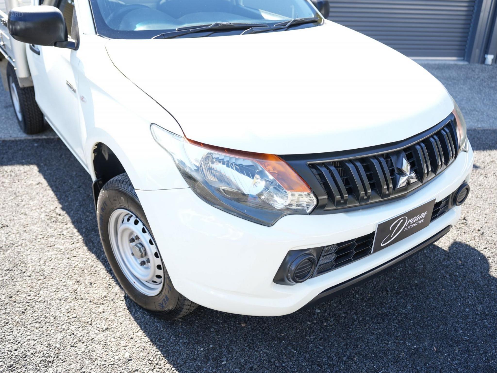 MITSUBISHI TRITON