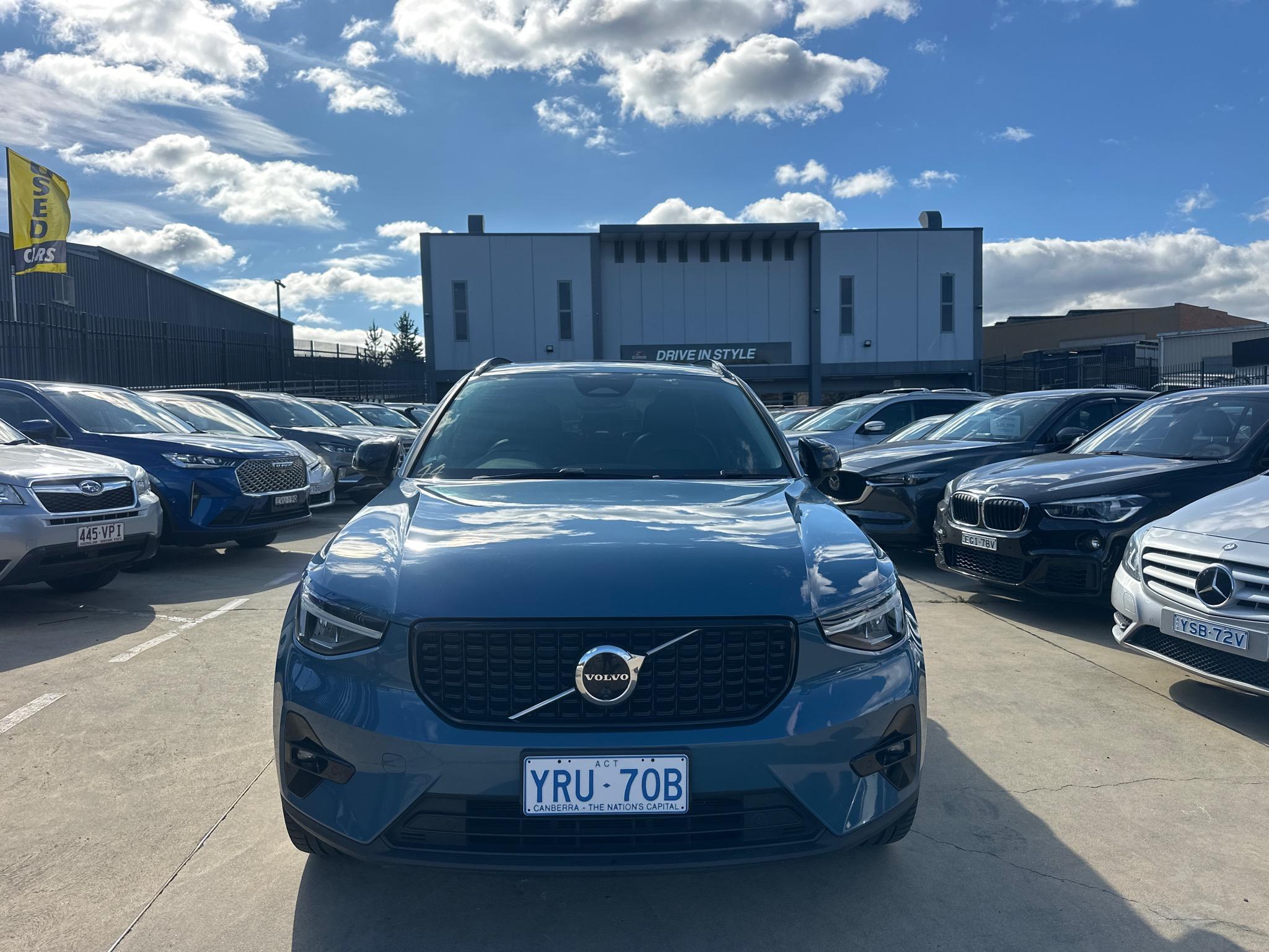 VOLVO XC40
