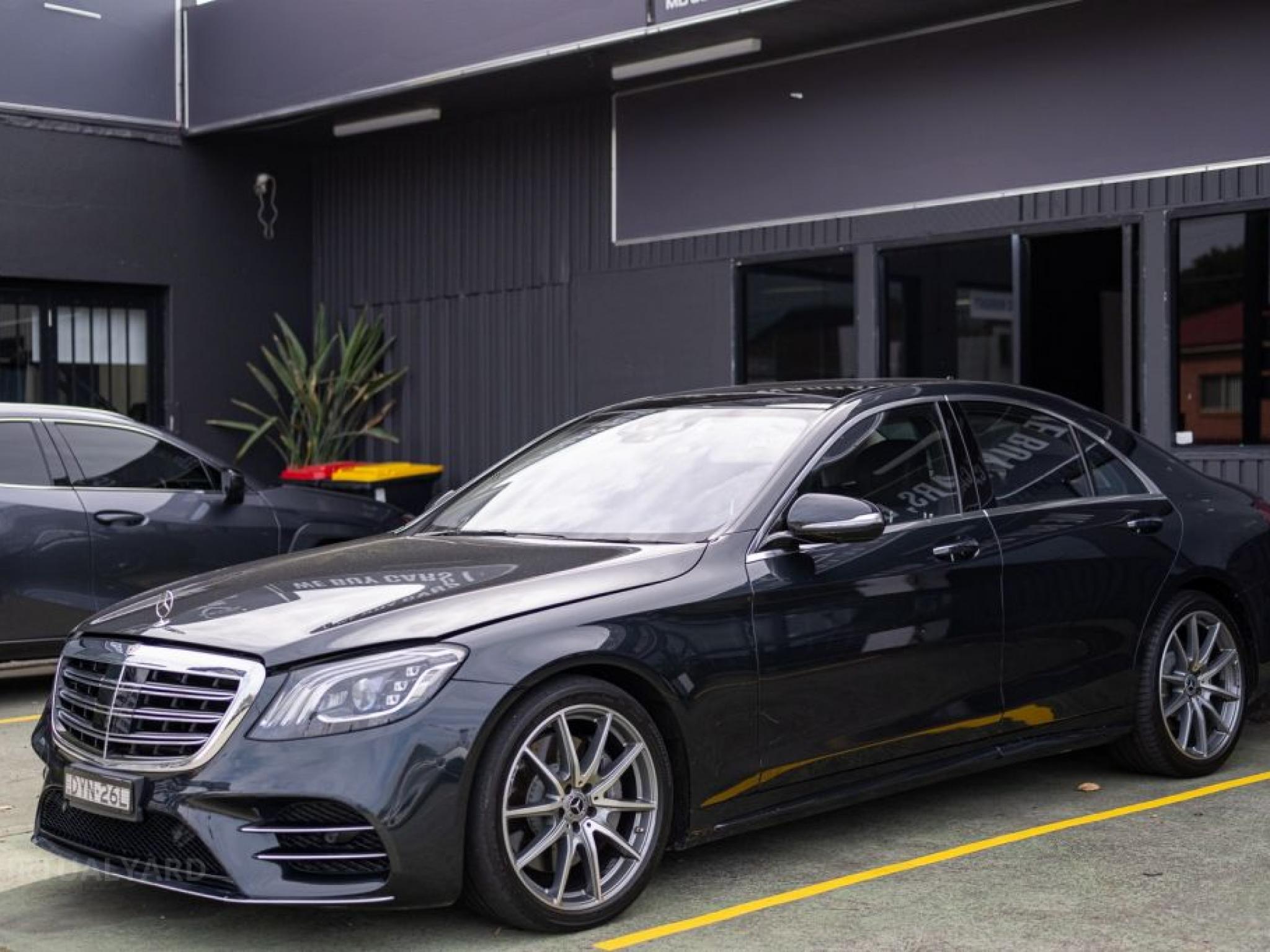 MERCEDES-BENZ S560