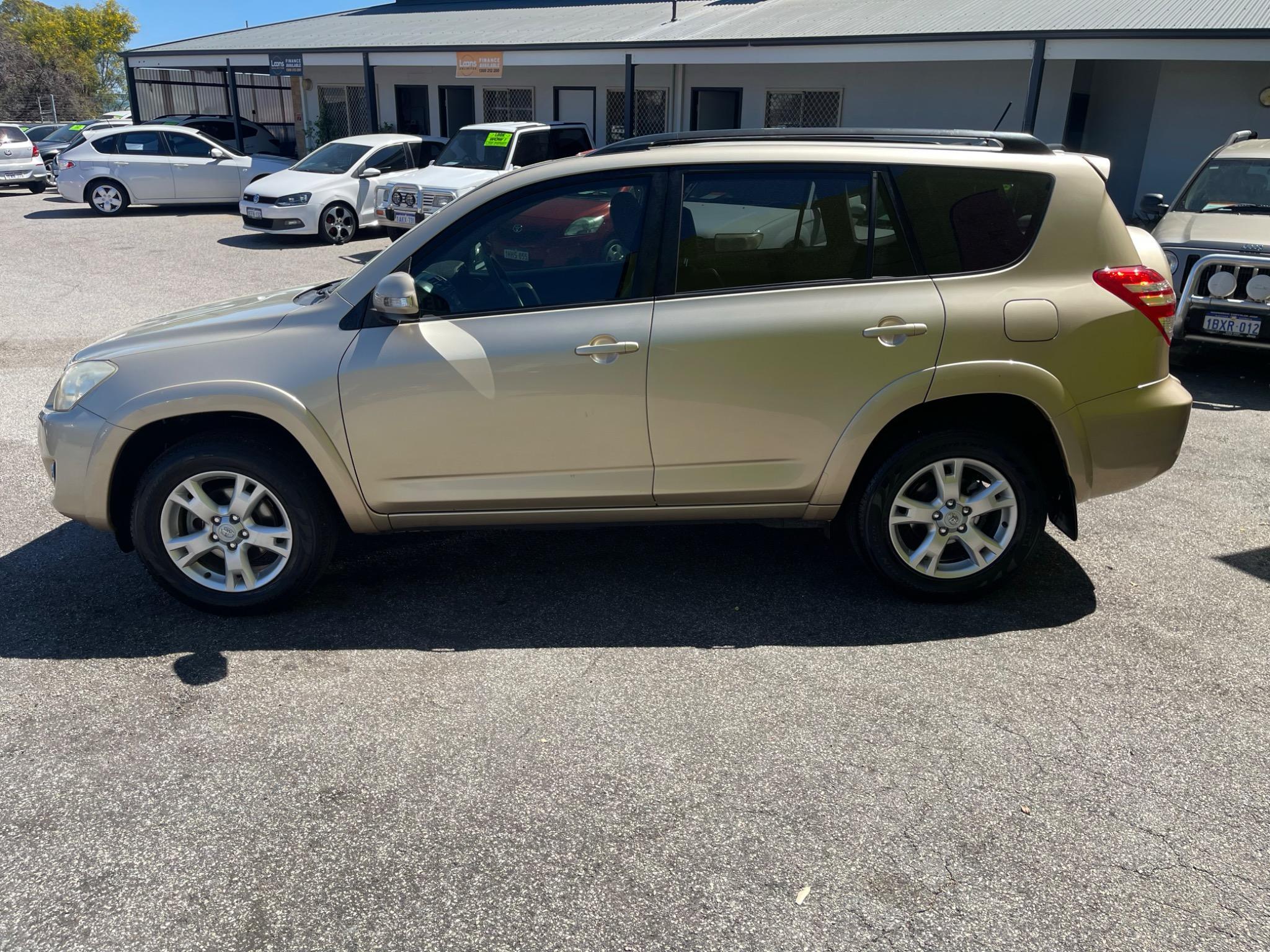 TOYOTA RAV4