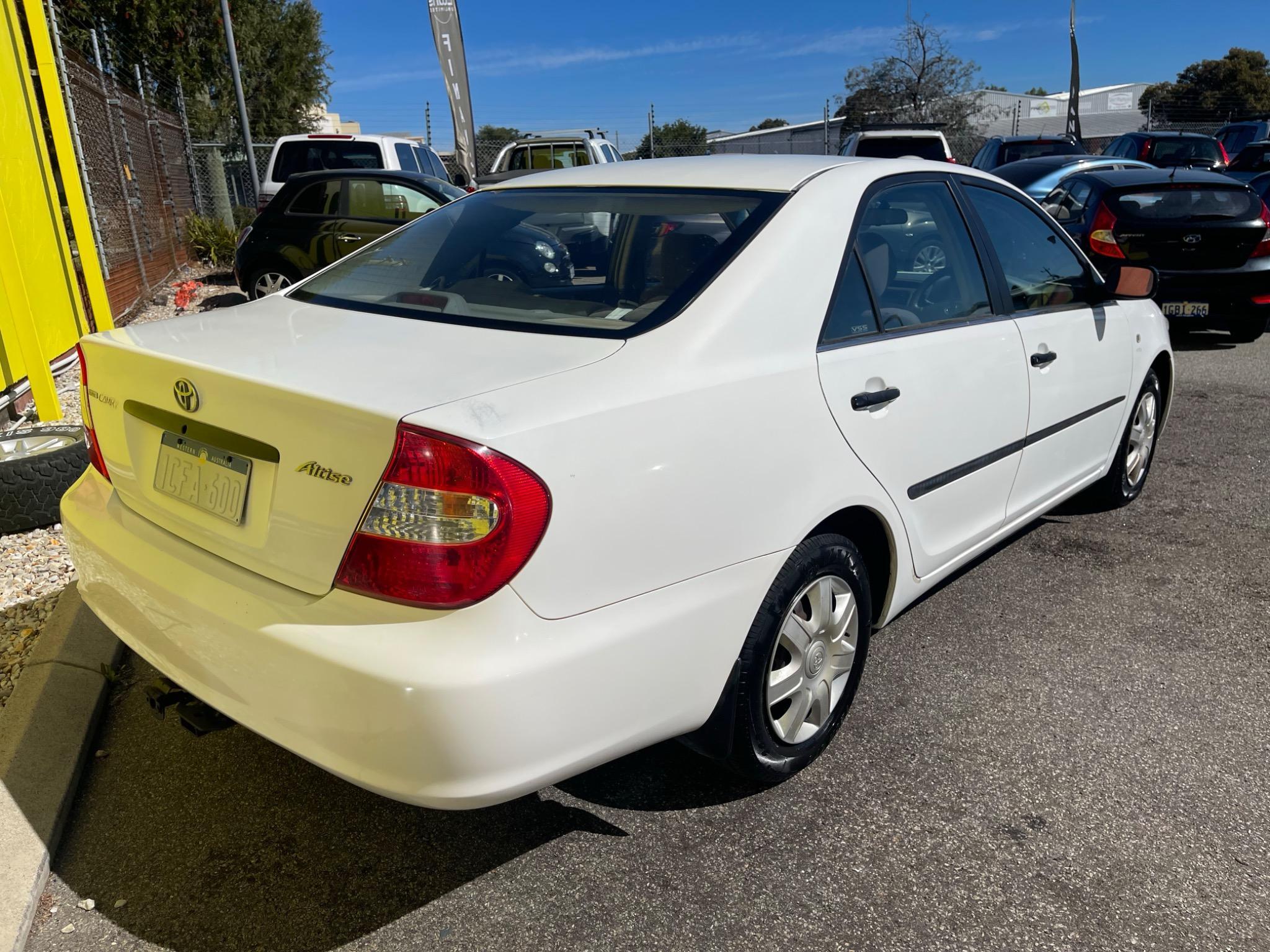 TOYOTA CAMRY