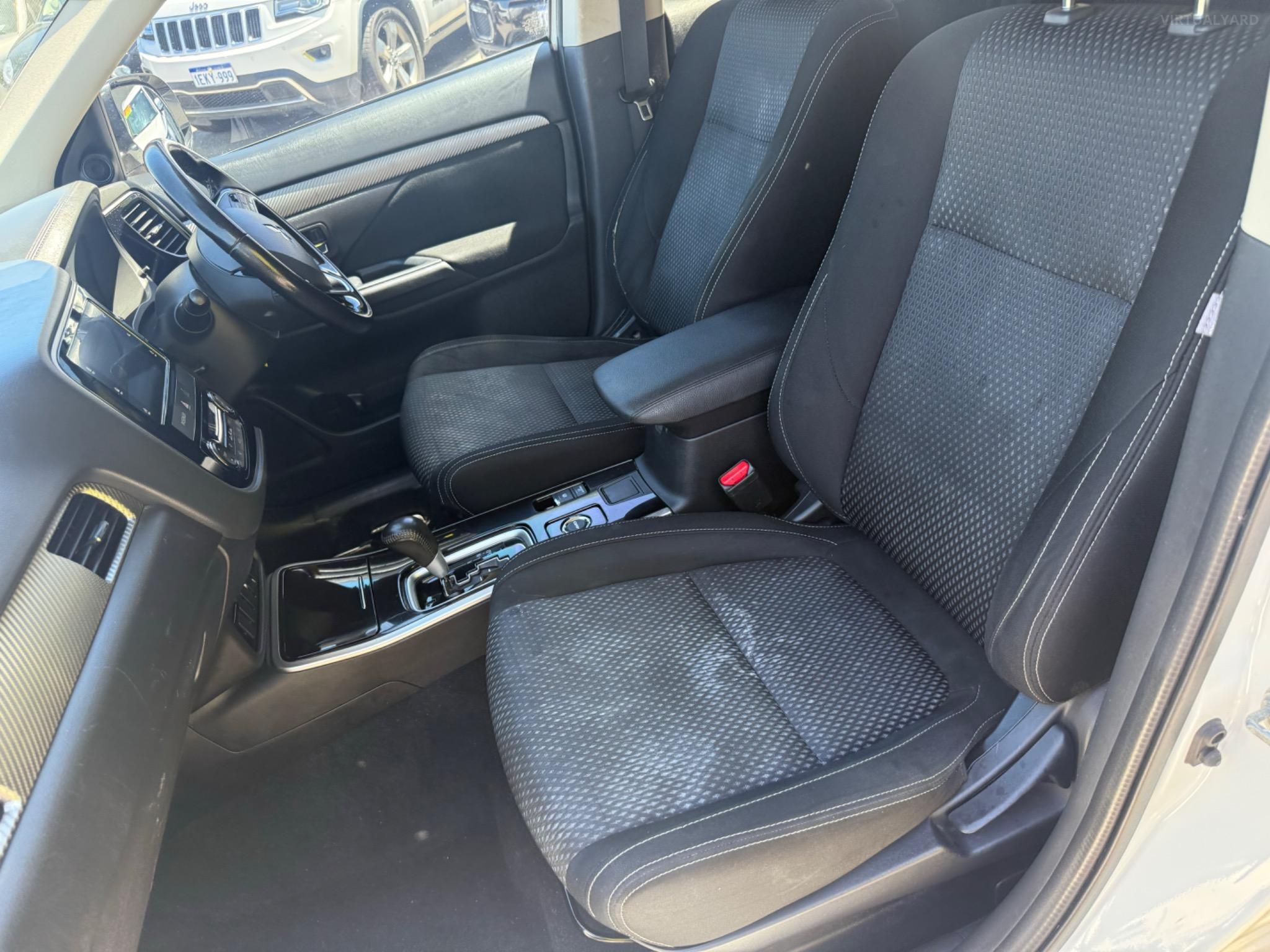 MITSUBISHI OUTLANDER