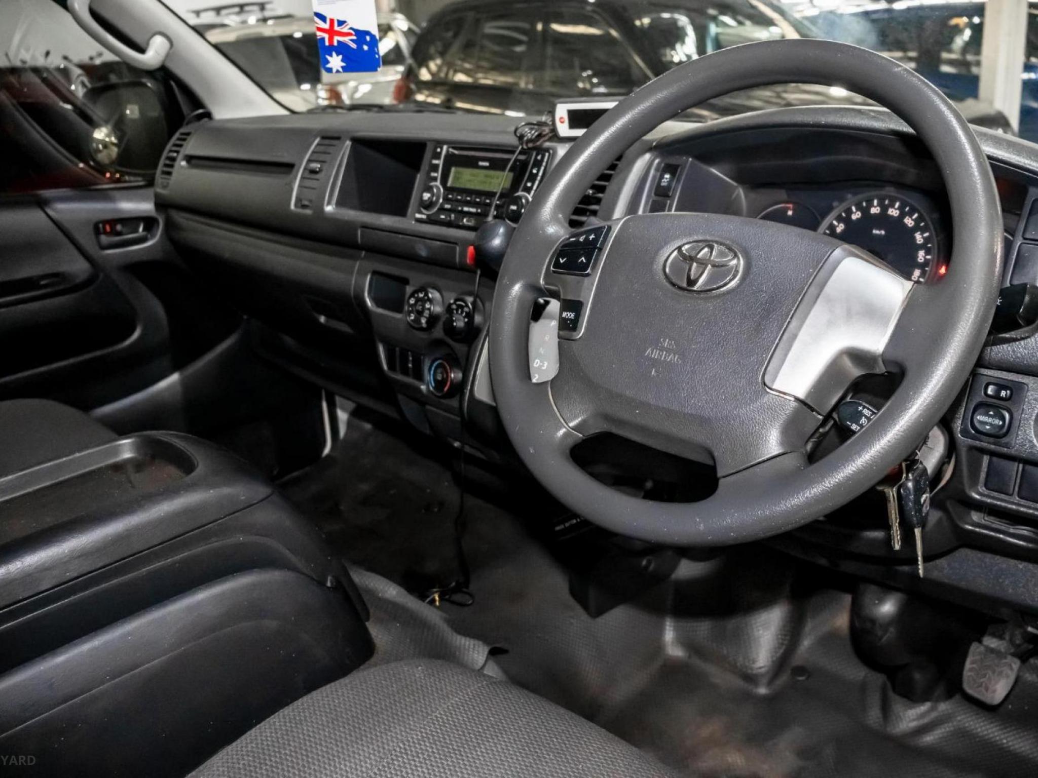TOYOTA HIACE