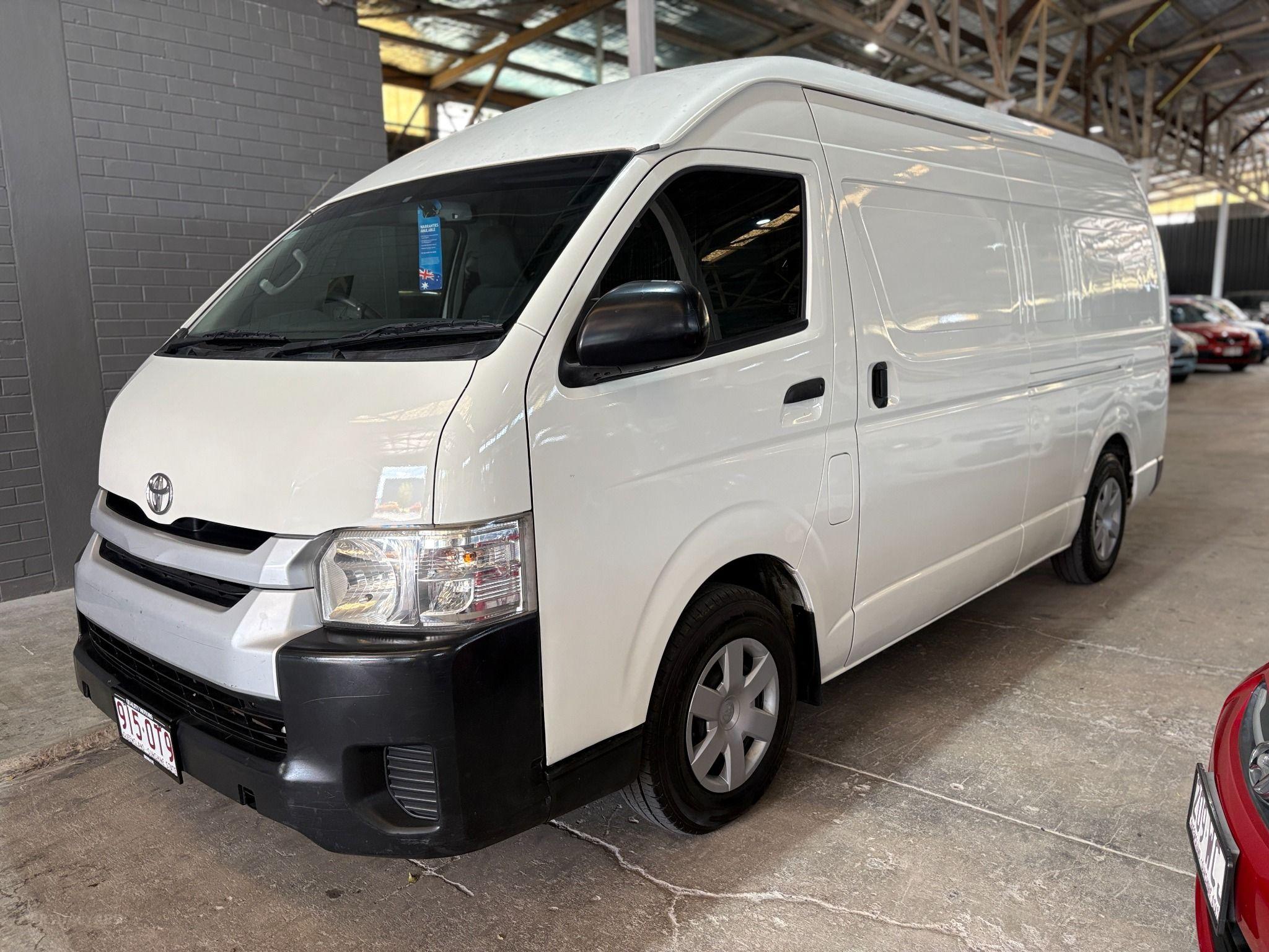 TOYOTA HIACE
