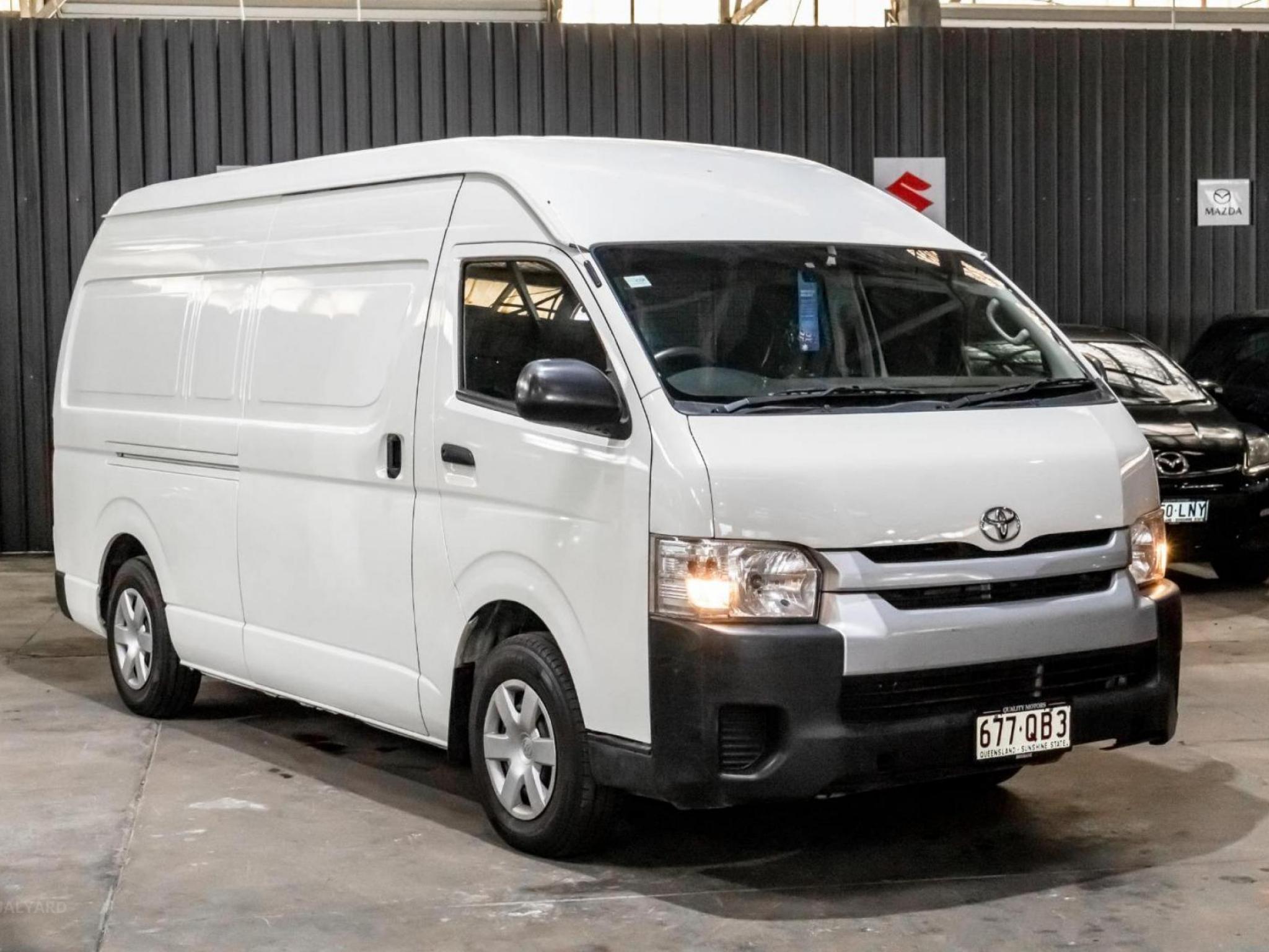 TOYOTA HIACE