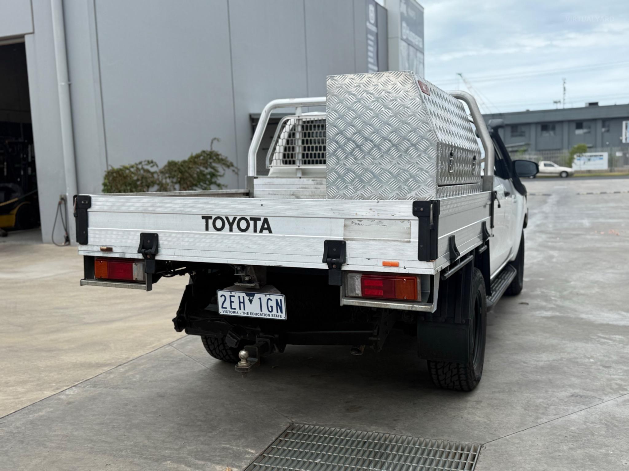 TOYOTA HILUX