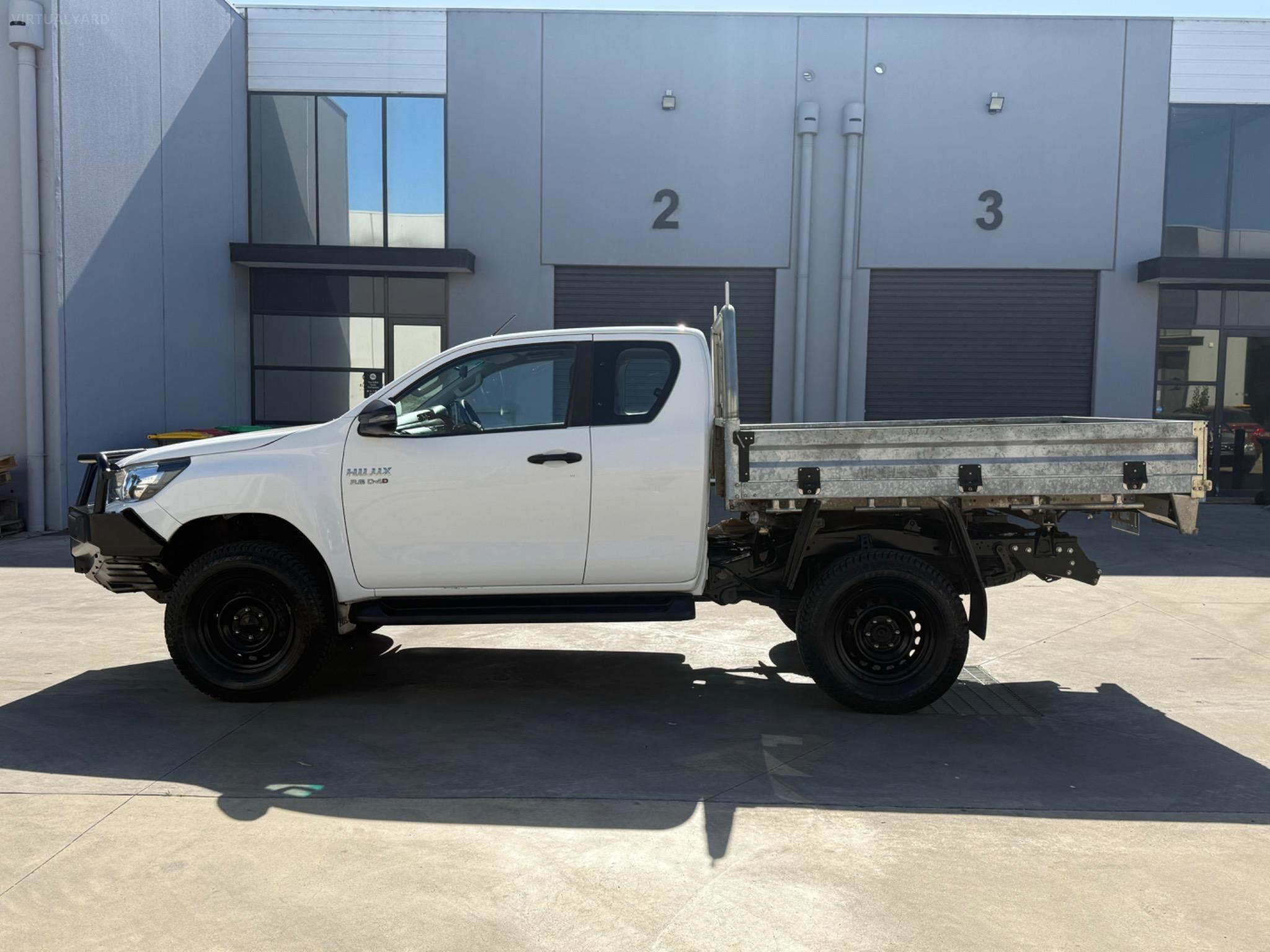 TOYOTA HILUX