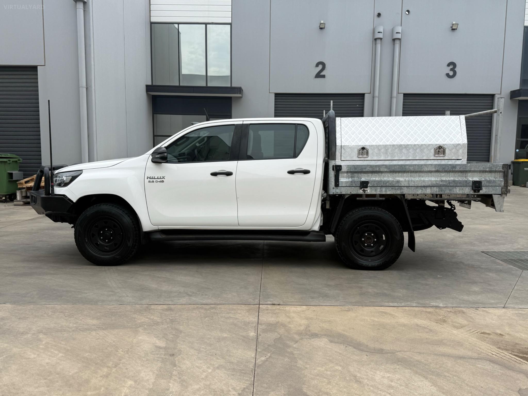TOYOTA HILUX
