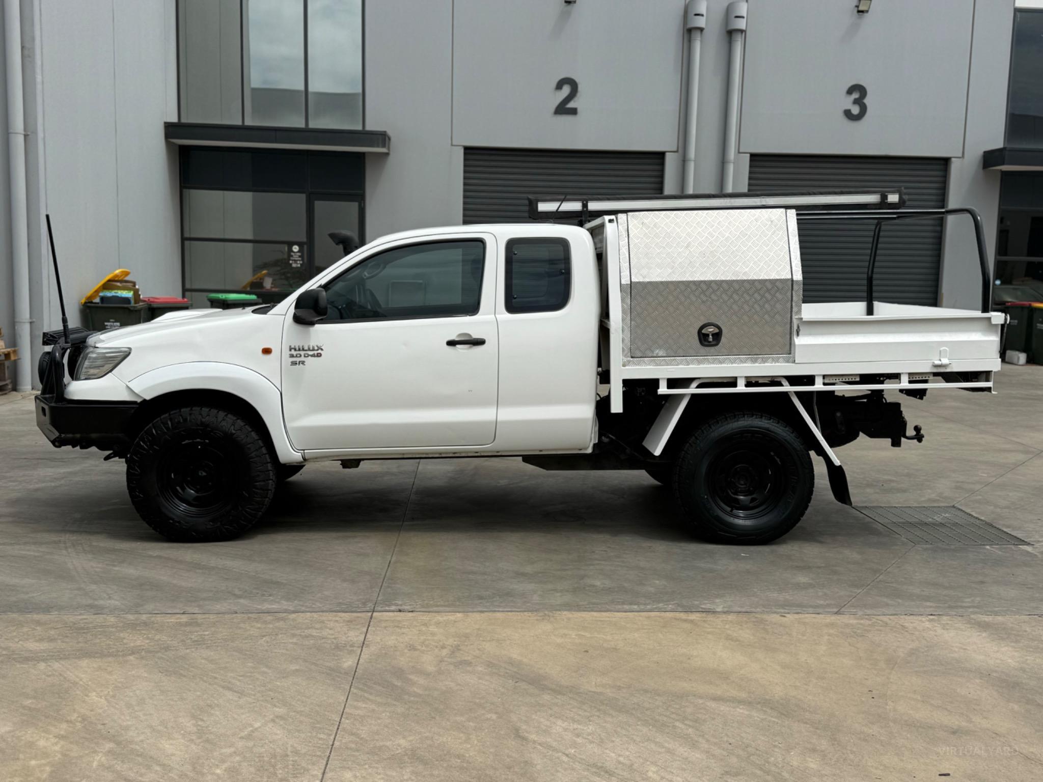 TOYOTA HILUX