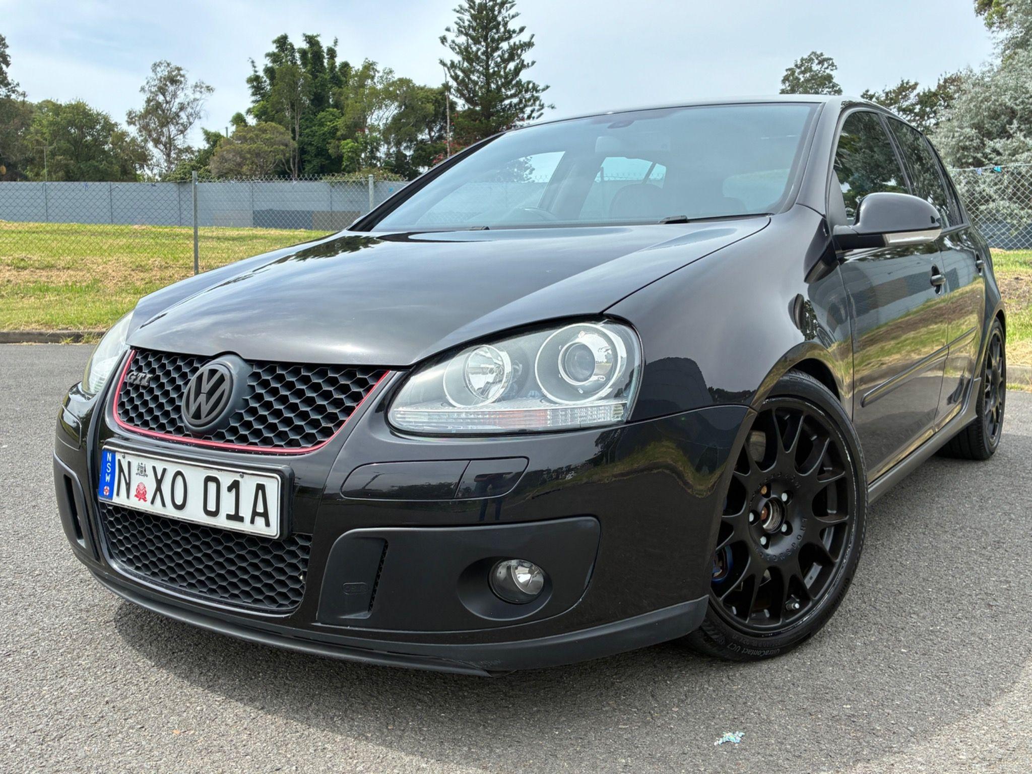 VOLKSWAGEN GOLF