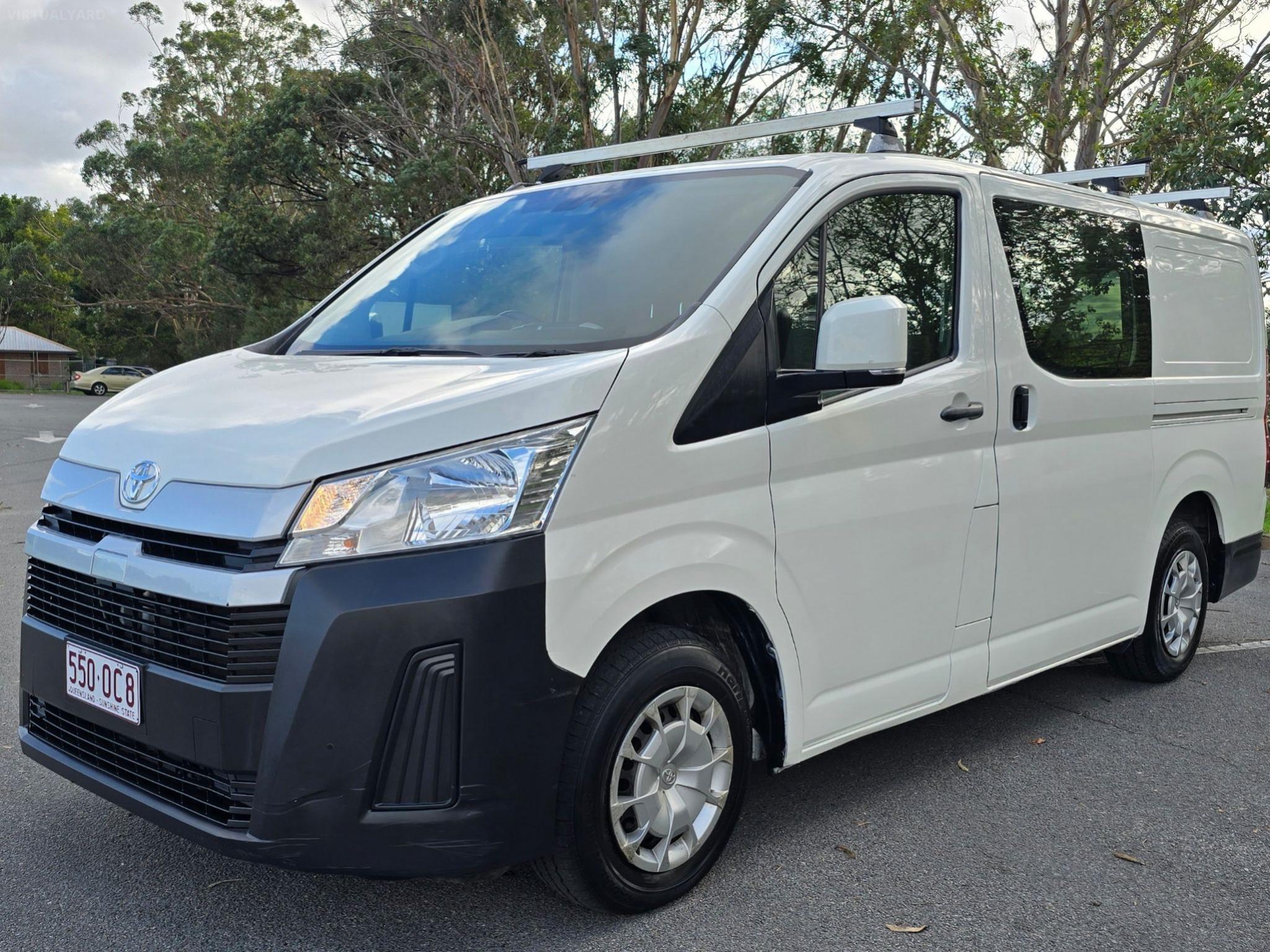 TOYOTA HIACE