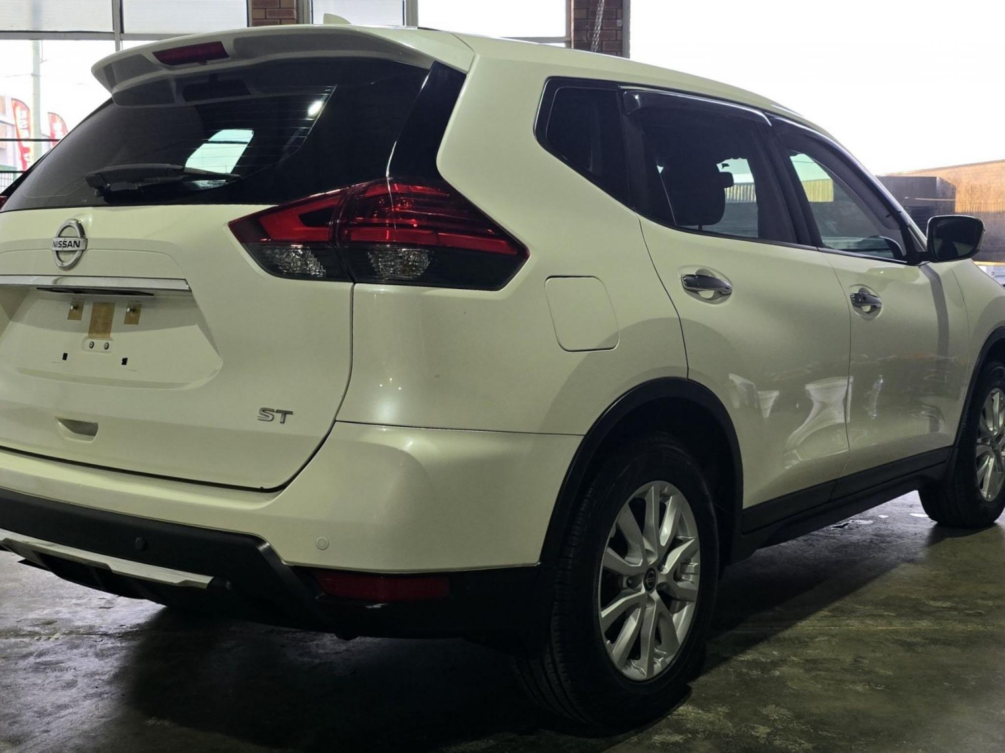 NISSAN X-TRAIL