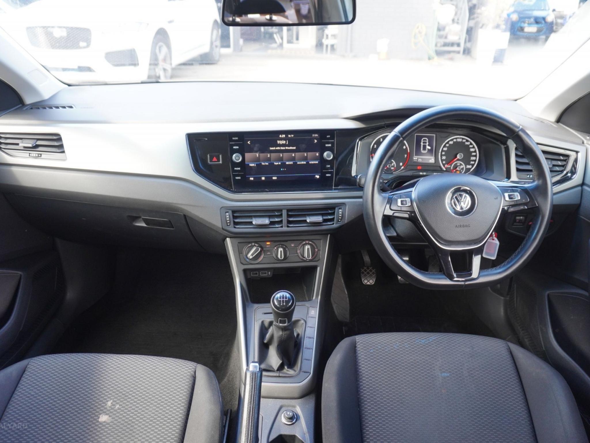 VOLKSWAGEN POLO