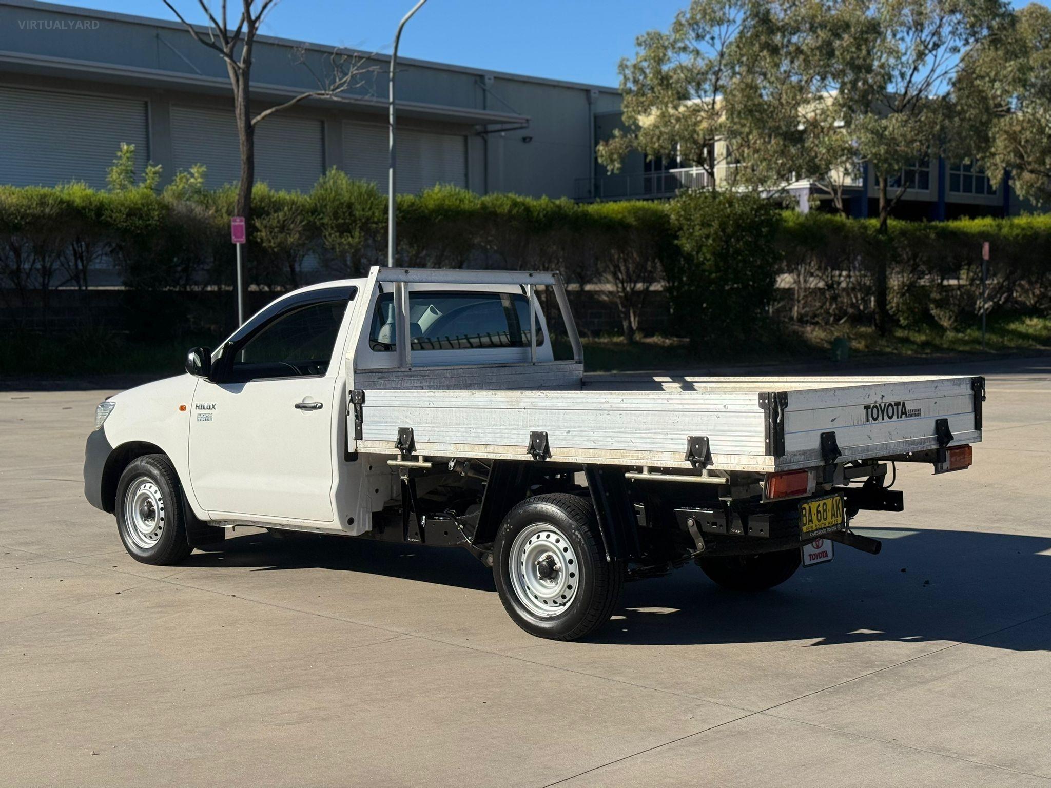 TOYOTA HILUX