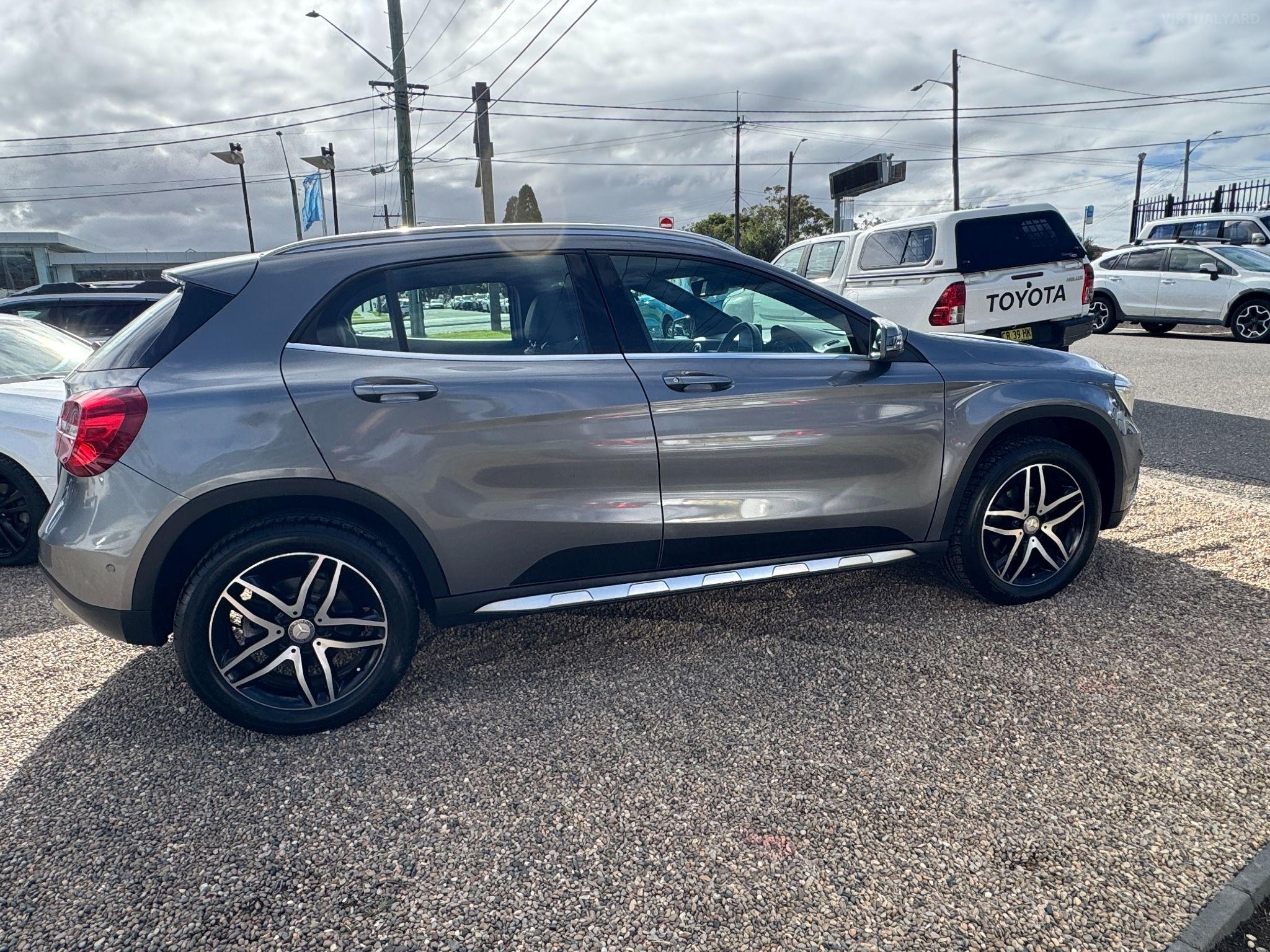 MERCEDES-BENZ GLA